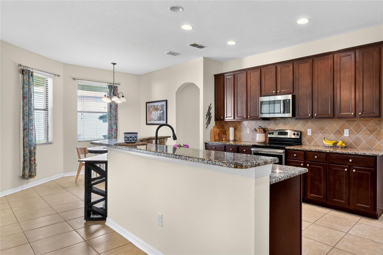 3935 SUNSET LAKE DR, LAKELAND, FL, 33810