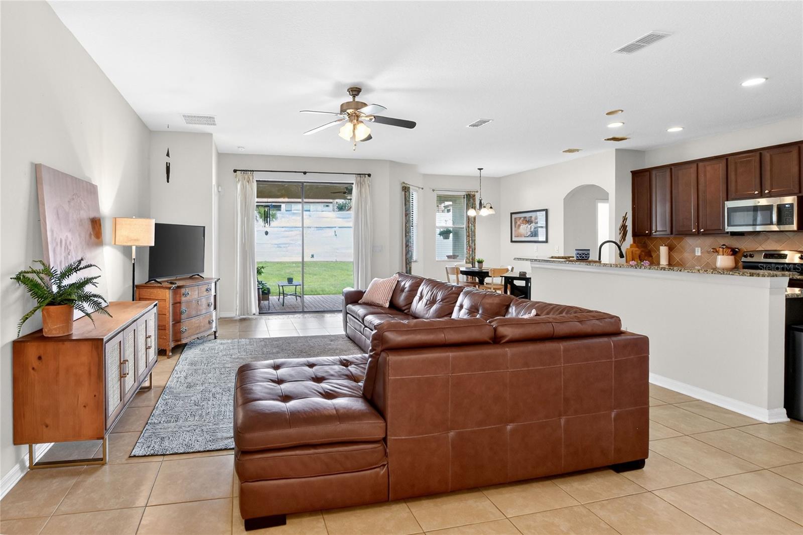 3935 SUNSET LAKE DR, LAKELAND, FL, 33810