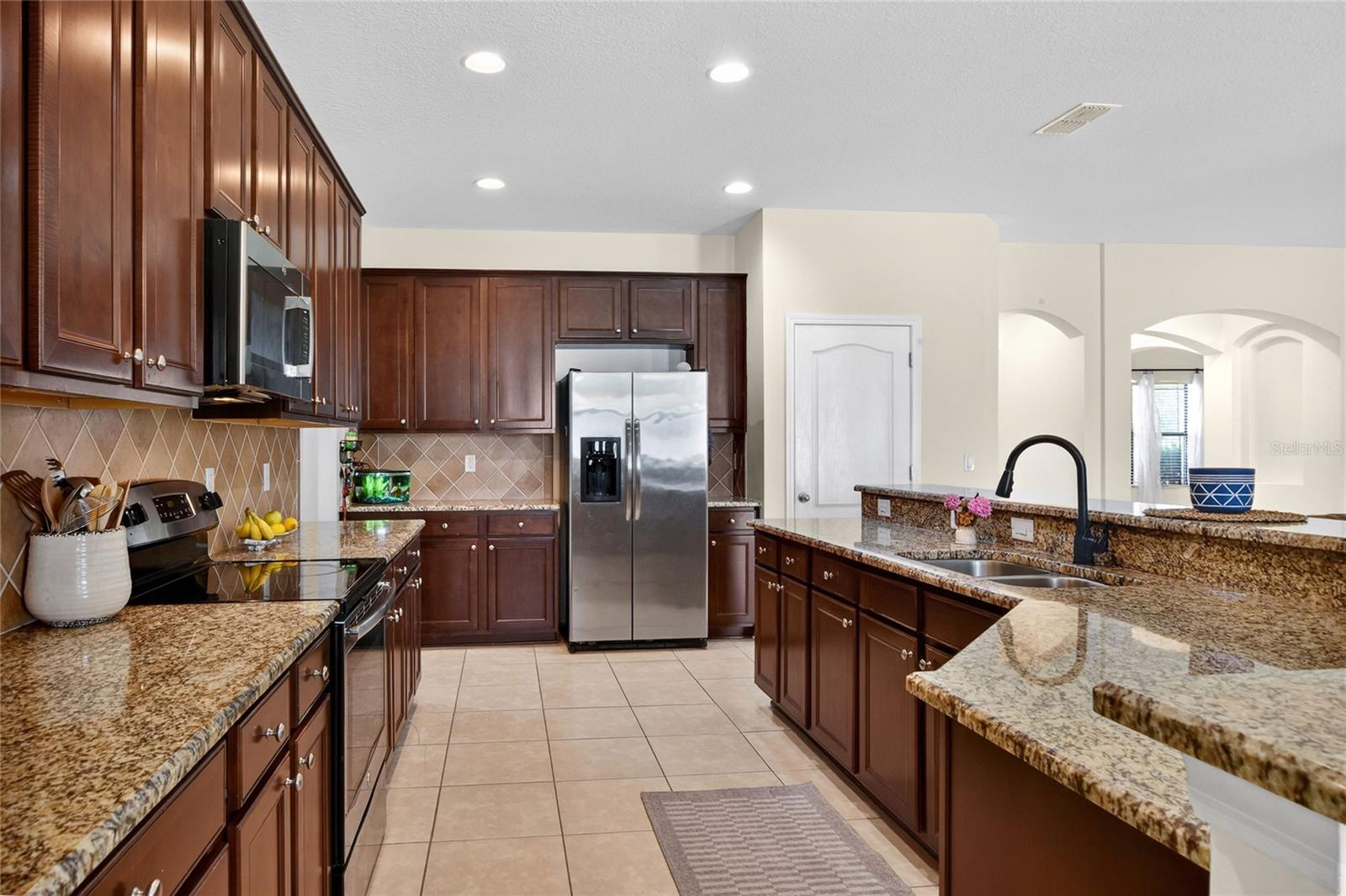 3935 SUNSET LAKE DR, LAKELAND, FL, 33810