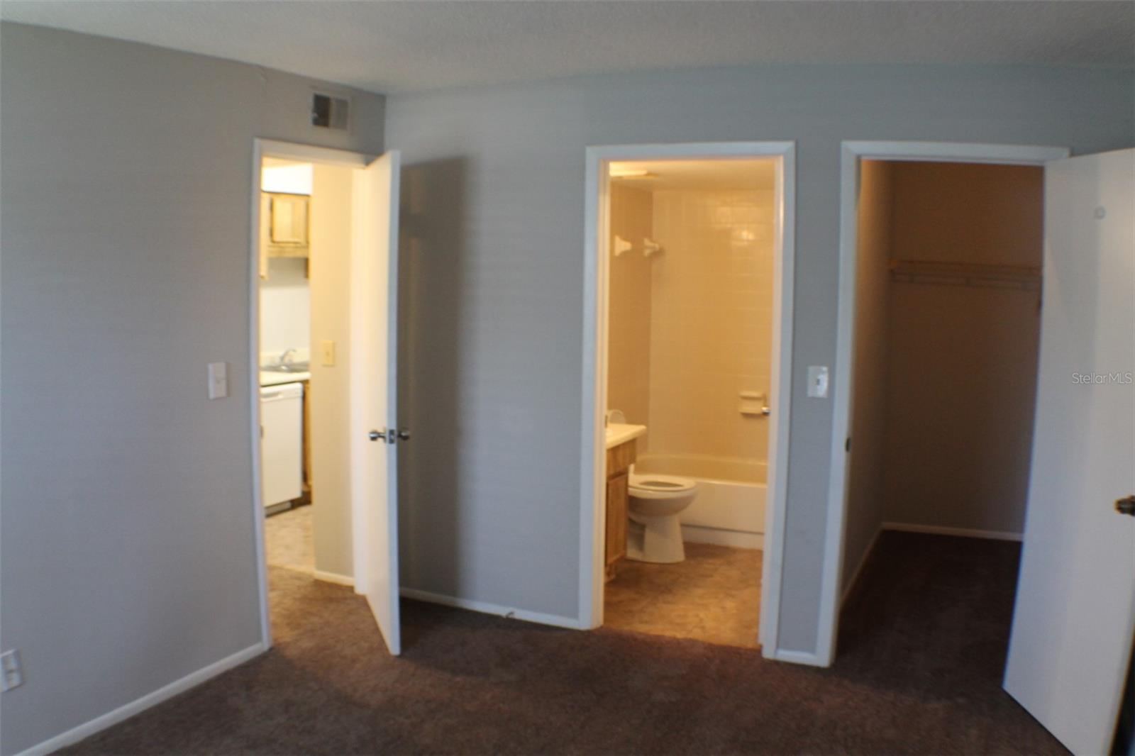 3944 TUMBLE WOOD #101, TAMPA, FL, 33613