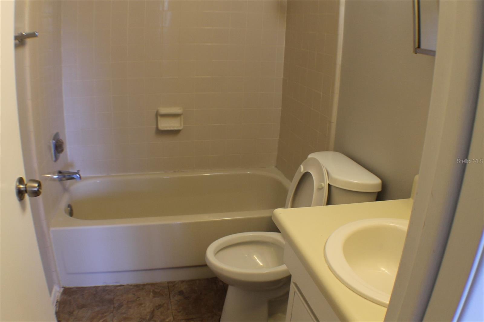 3944 TUMBLE WOOD #101, TAMPA, FL, 33613