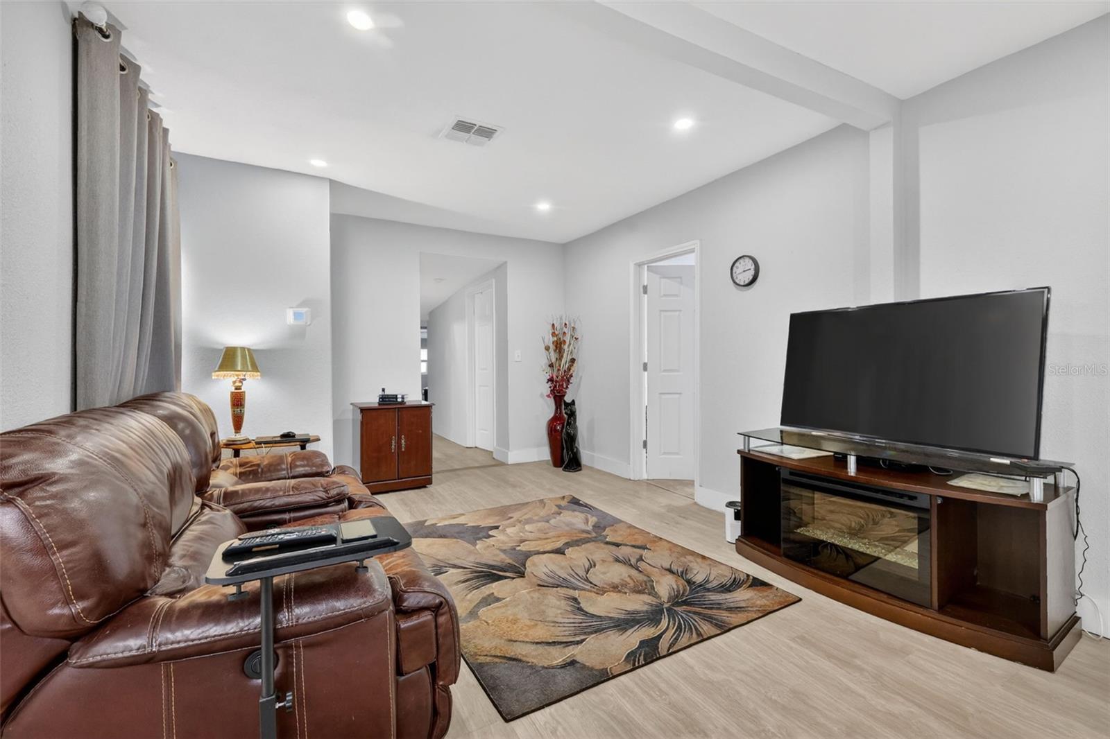 1114 PINE AVE, SANFORD, FL, 32771