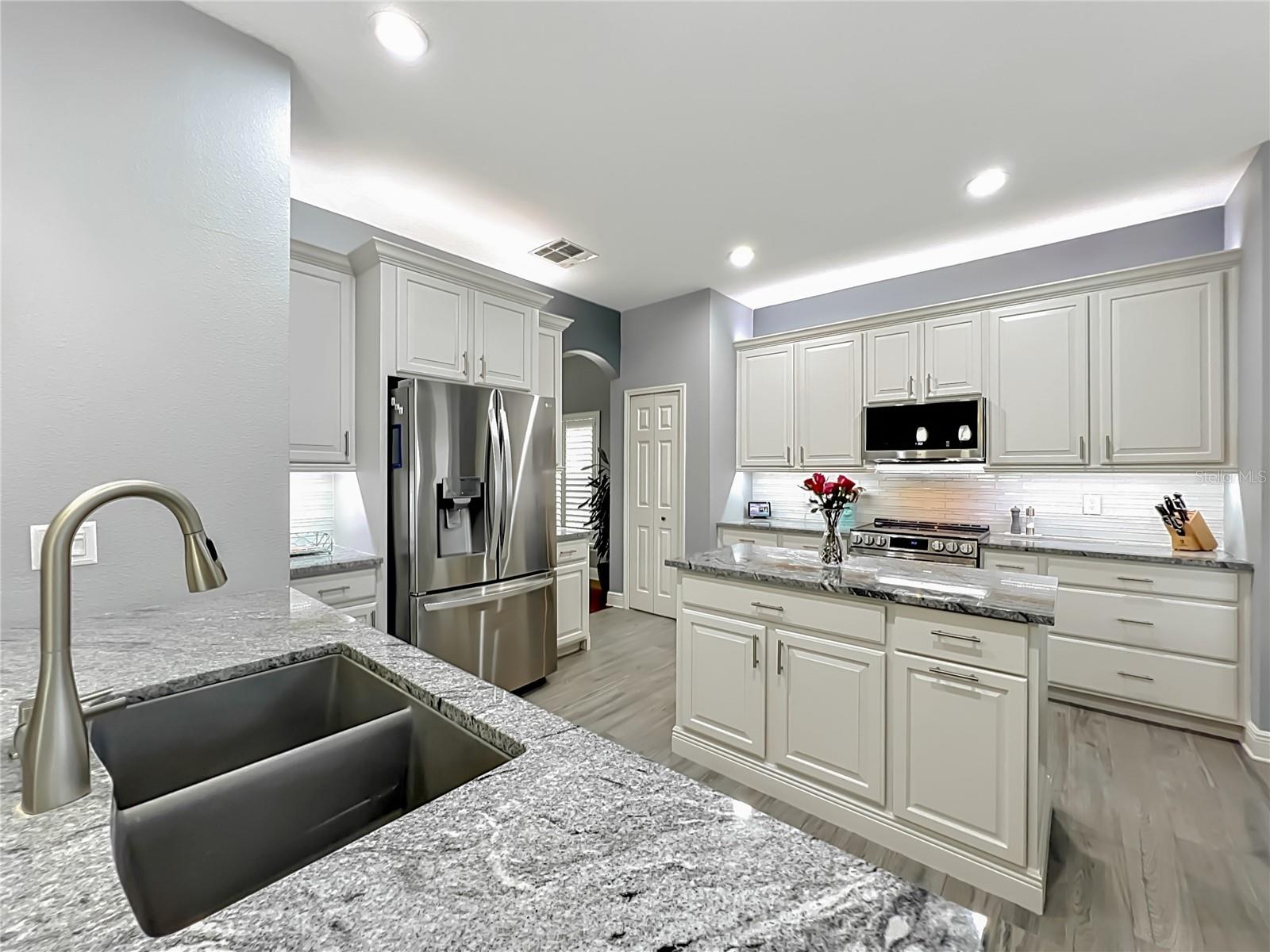 2627 LAKEMOOR DR, ORLANDO, FL, 32828