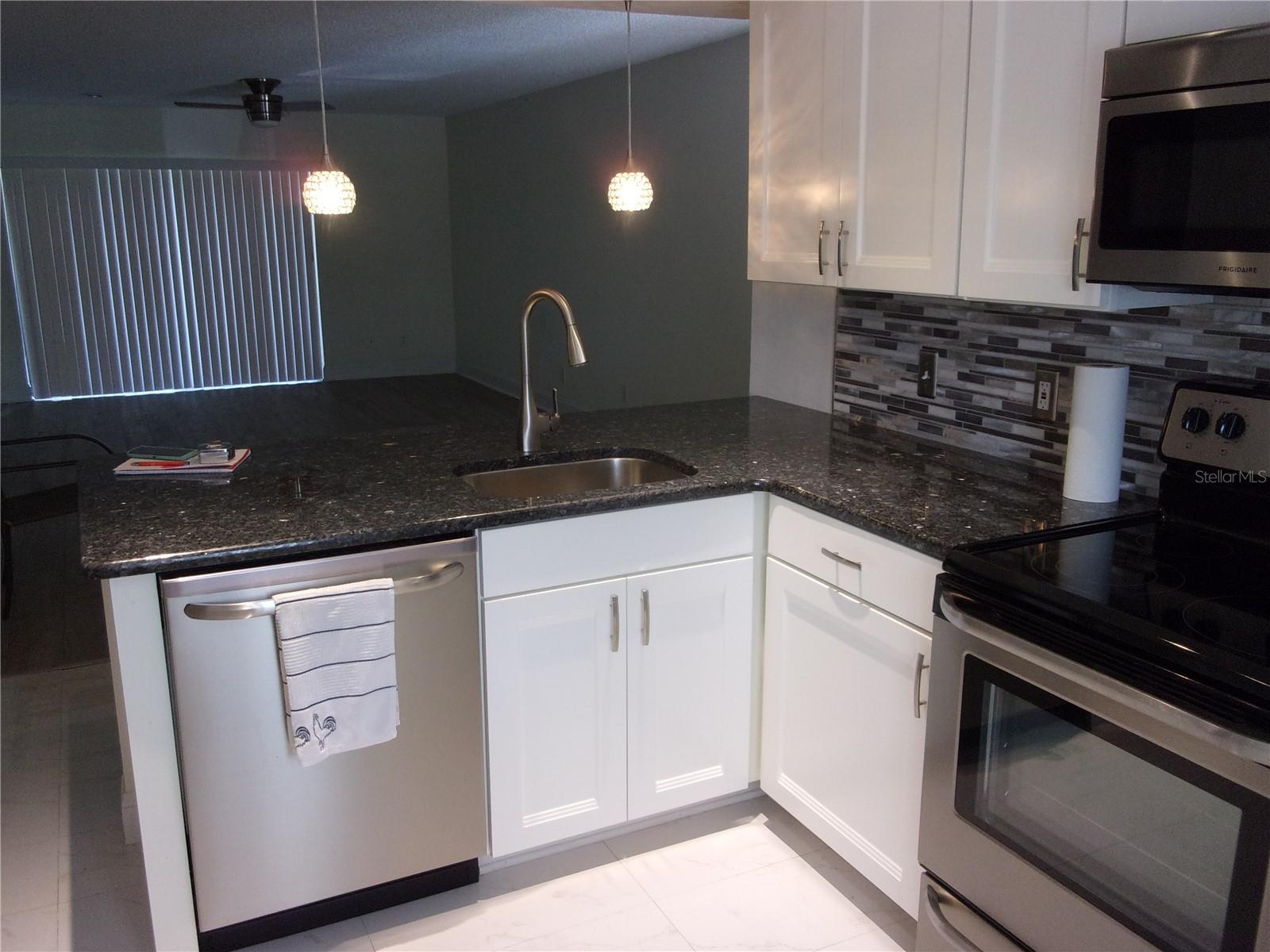 132 E CYPRESS CT, OLDSMAR, FL, 34677