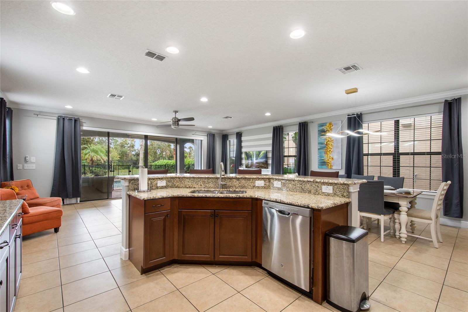 945 DESERT MOUNTAIN CT, REUNION, FL, 34747