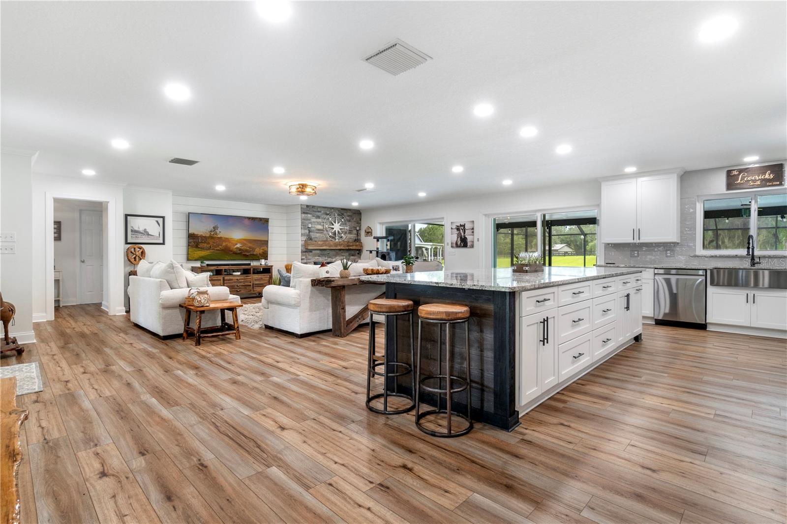 24 LAKE WOOD CIR, OCALA, FL, 34482
