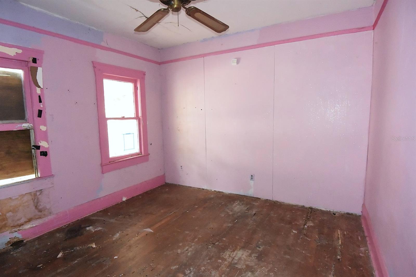 111 W POWHATAN AVE, TAMPA, FL, 33604