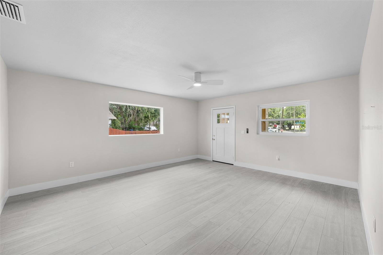 2001 E POWHATAN AVE, TAMPA, FL, 33610