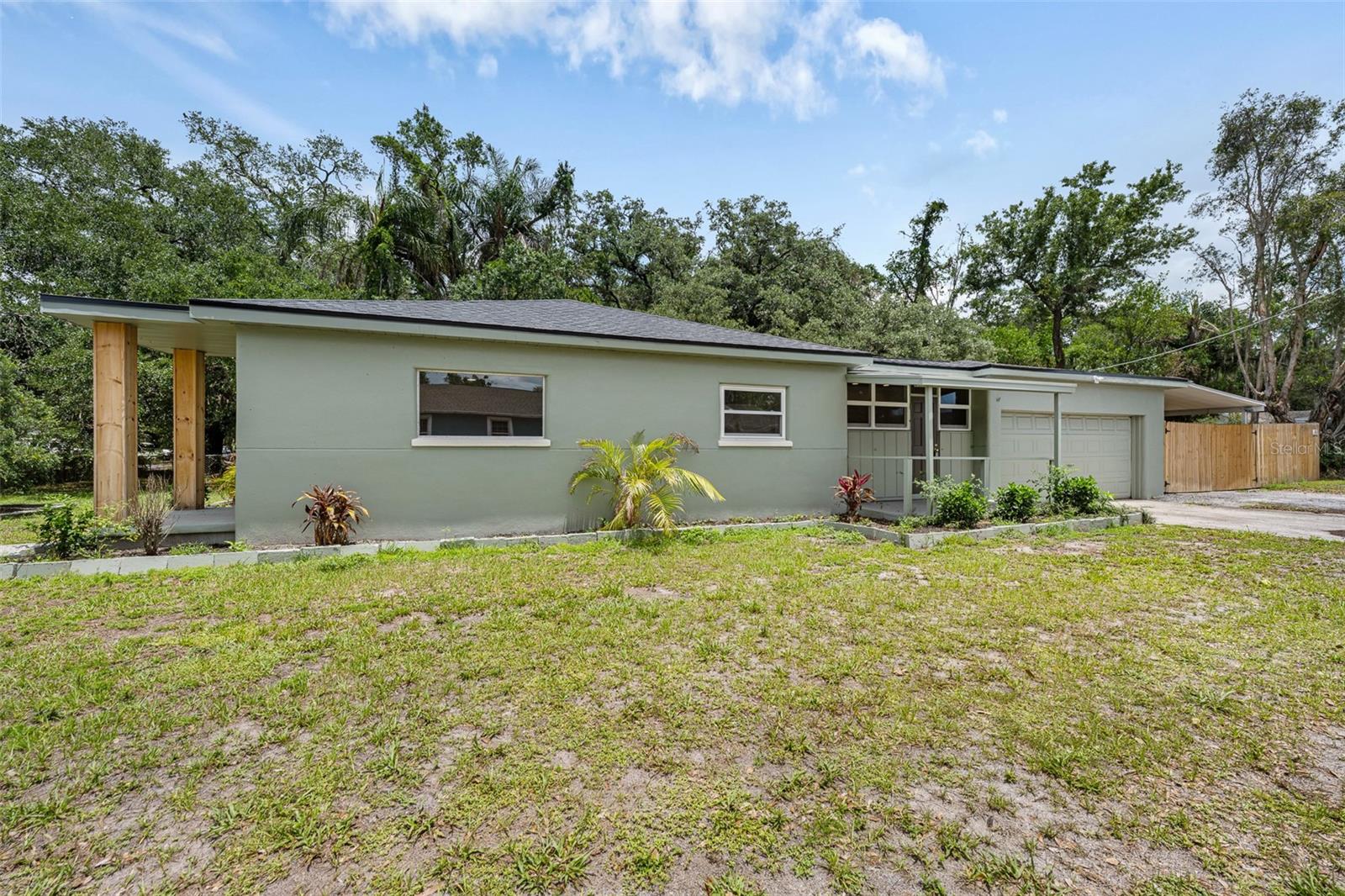 2001 E POWHATAN AVE, TAMPA, FL, 33610