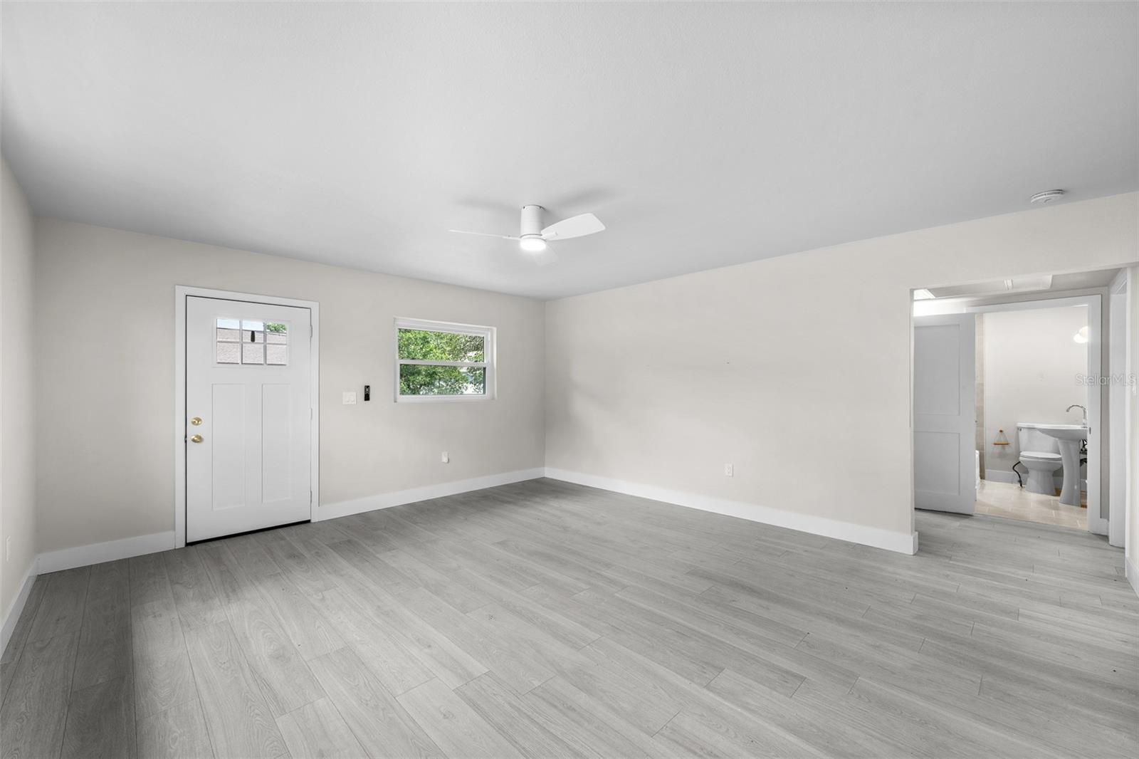 2001 E POWHATAN AVE, TAMPA, FL, 33610