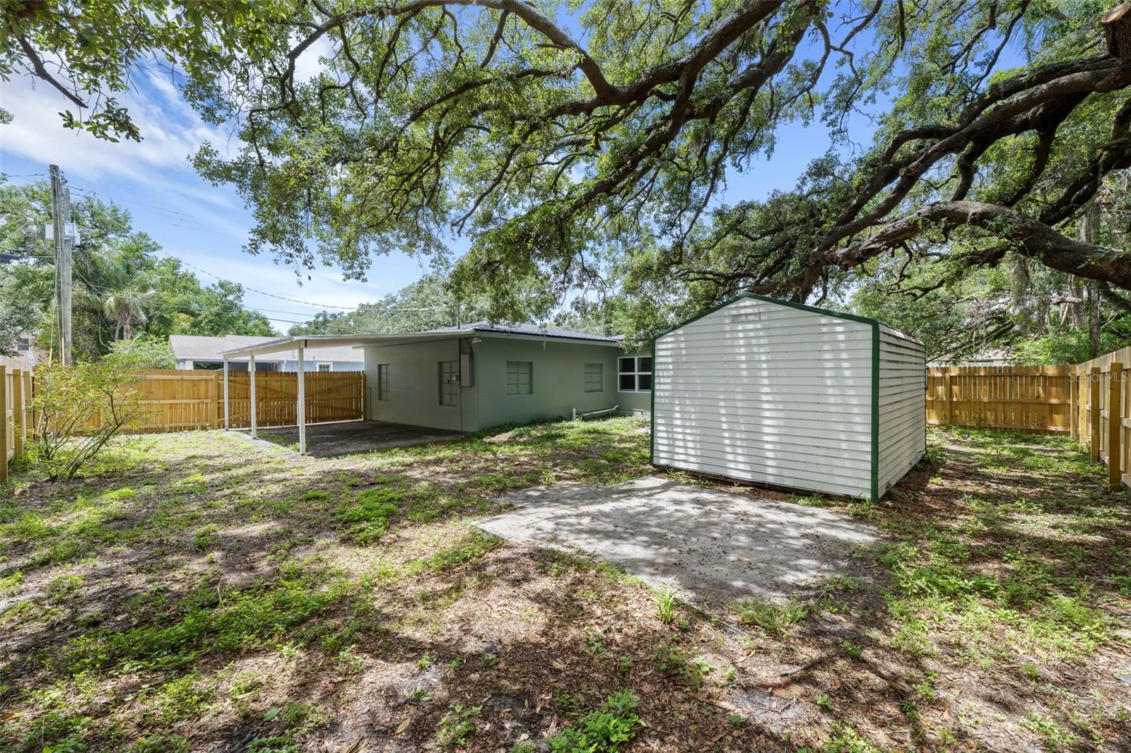 2001 E POWHATAN AVE, TAMPA, FL, 33610