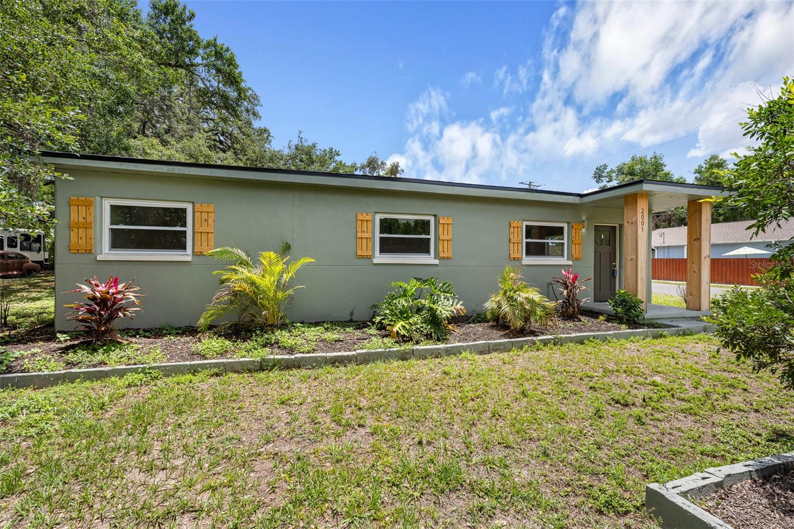 2001 E POWHATAN AVE, TAMPA, FL, 33610