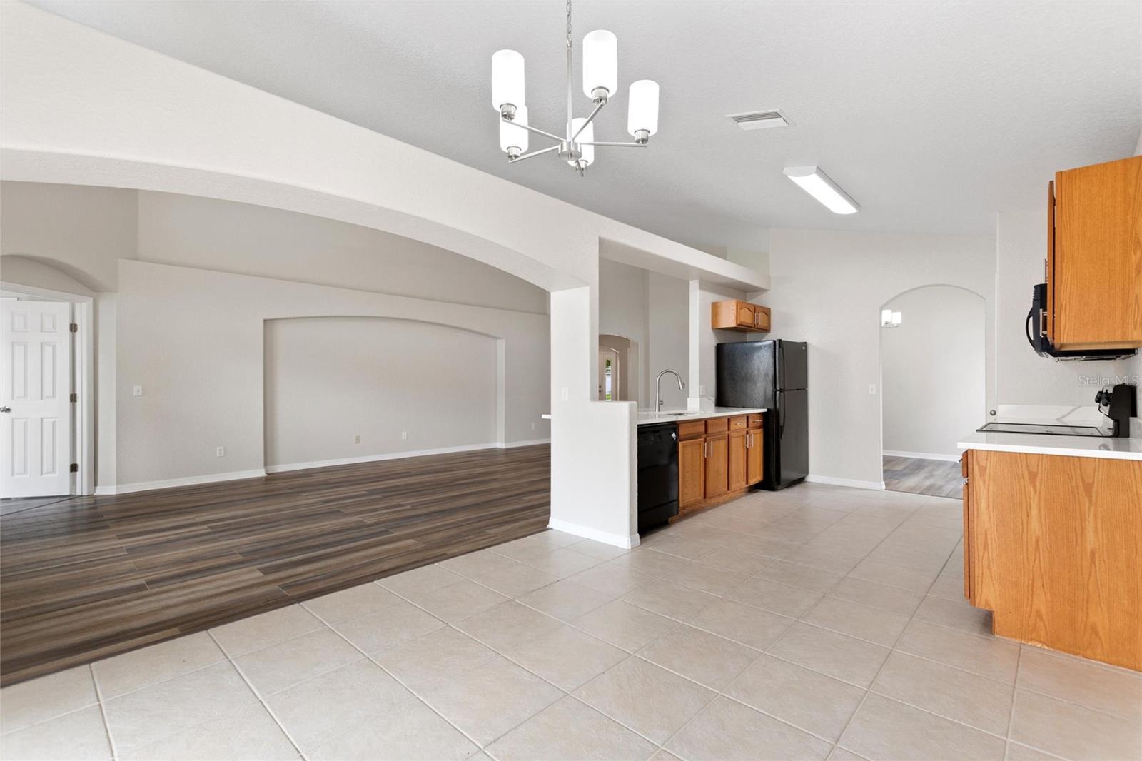8270 PEAK AVE, LAKELAND, FL, 33810