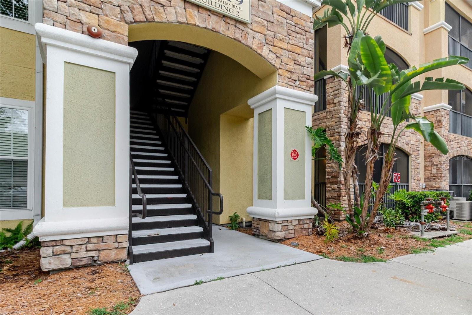 10019 COURTNEY PALMS BLVD #101, TAMPA, FL, 33619