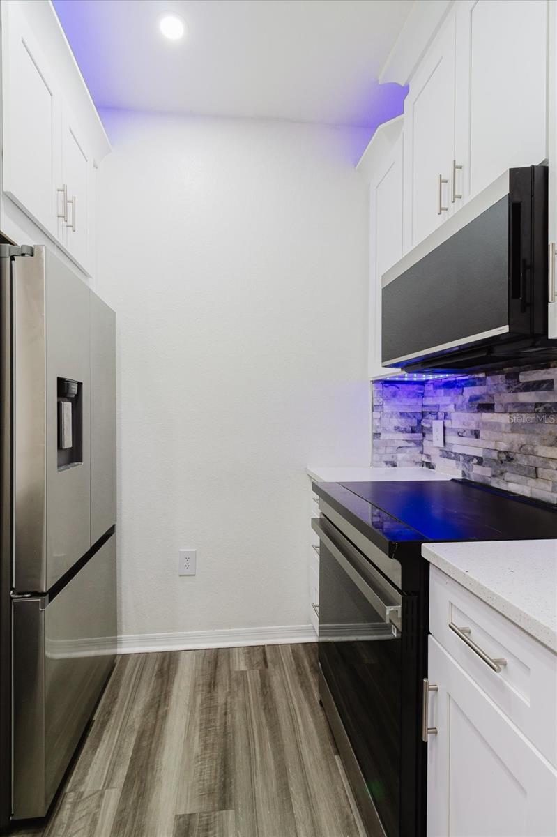 10019 COURTNEY PALMS BLVD #101, TAMPA, FL, 33619