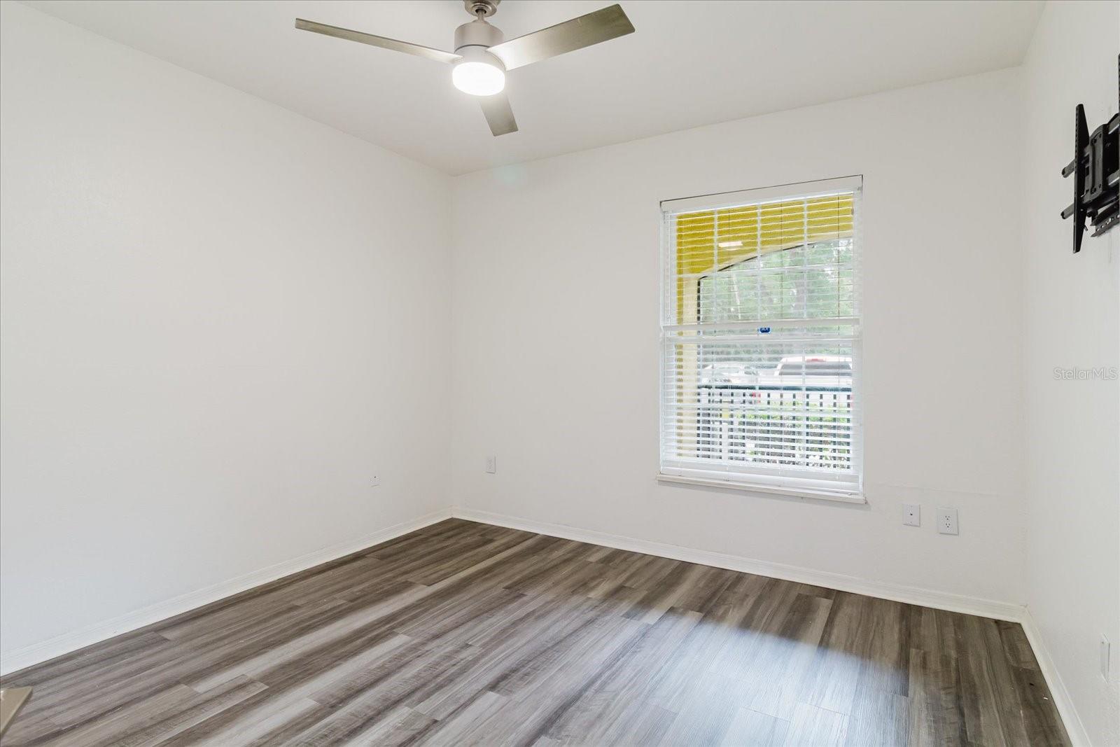 10019 COURTNEY PALMS BLVD #101, TAMPA, FL, 33619