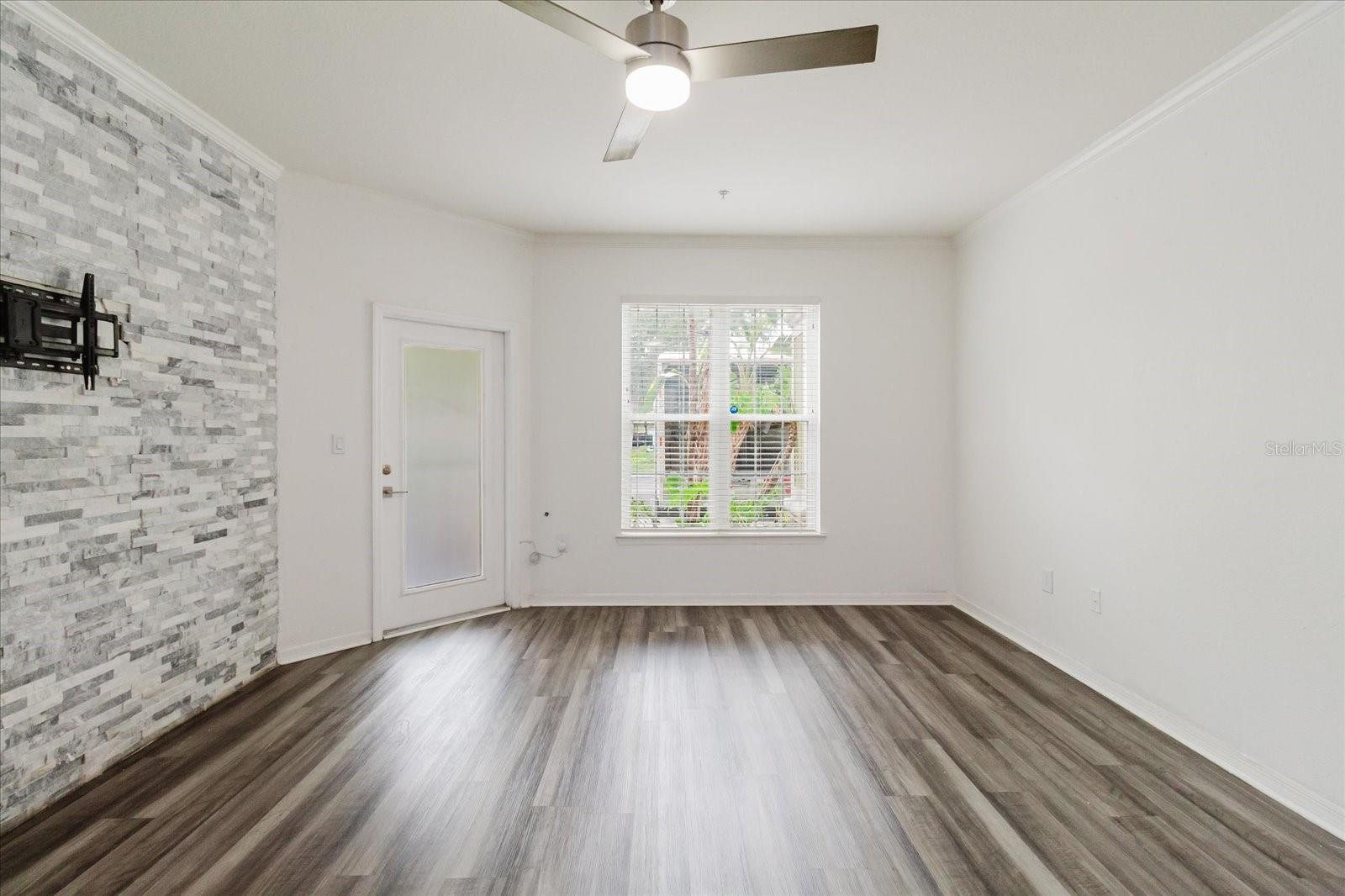10019 COURTNEY PALMS BLVD #101, TAMPA, FL, 33619