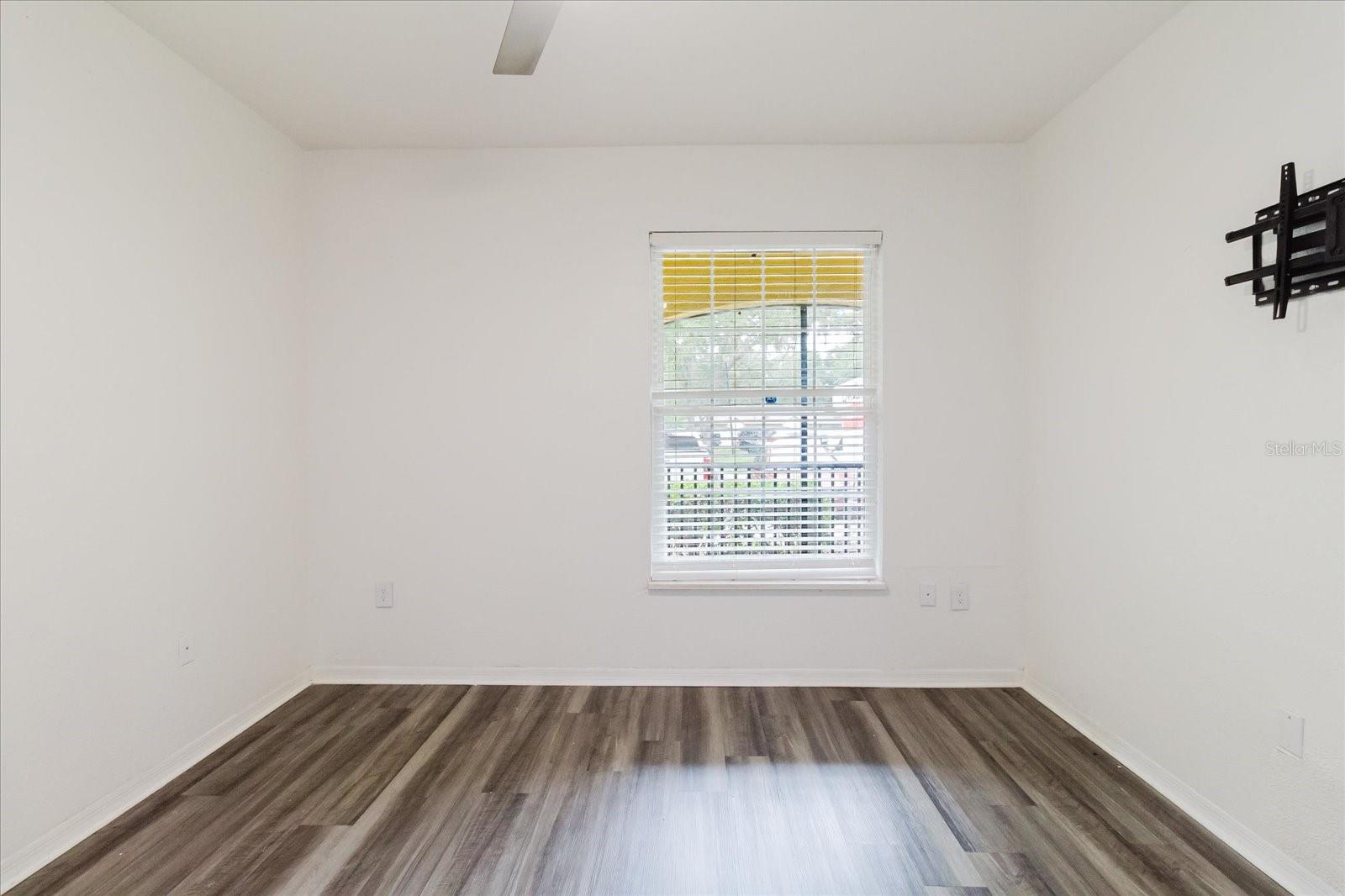 10019 COURTNEY PALMS BLVD #101, TAMPA, FL, 33619