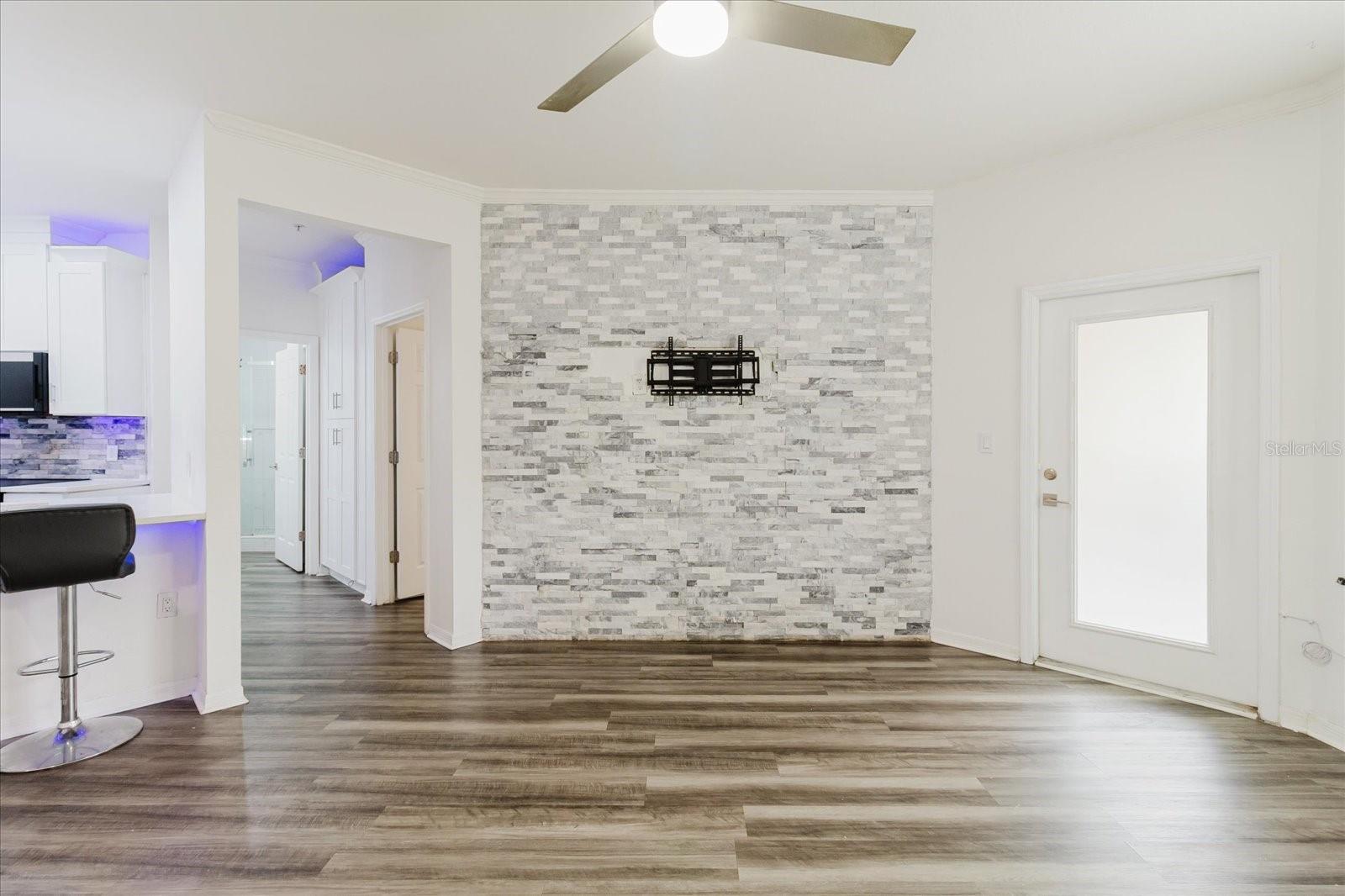 10019 COURTNEY PALMS BLVD #101, TAMPA, FL, 33619