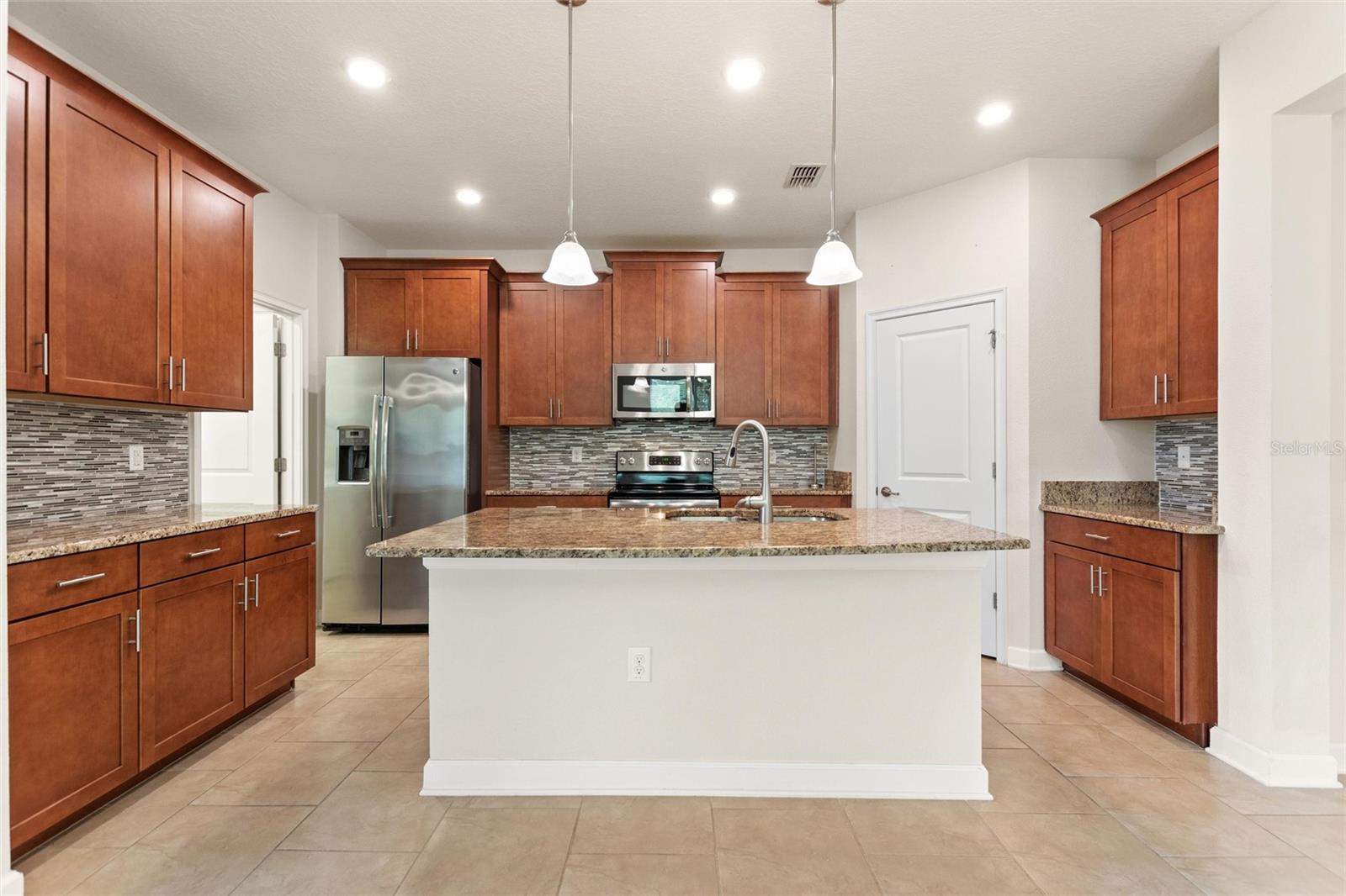1401 CLUBMAN DR, DAVENPORT, FL, 33896