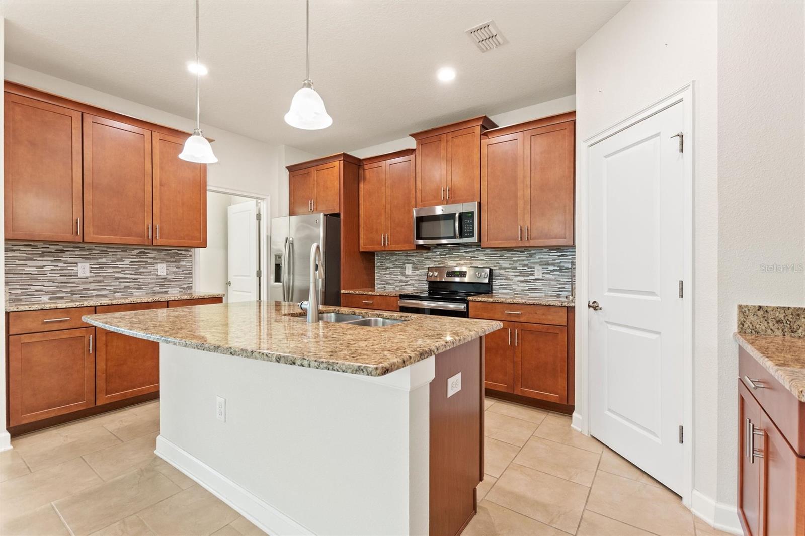 1401 CLUBMAN DR, DAVENPORT, FL, 33896