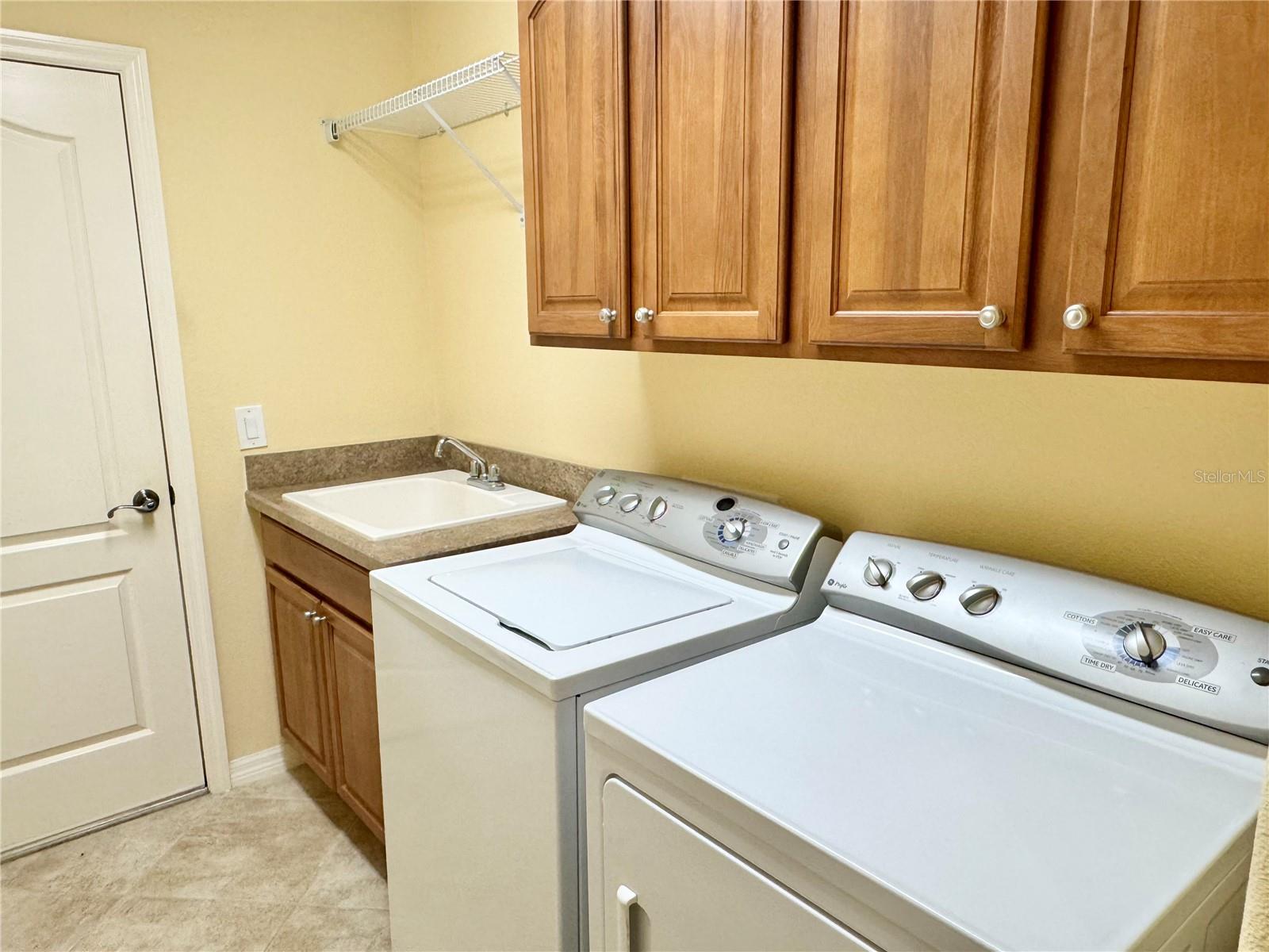2028 ABORDALE LN, THE VILLAGES, FL, 32162