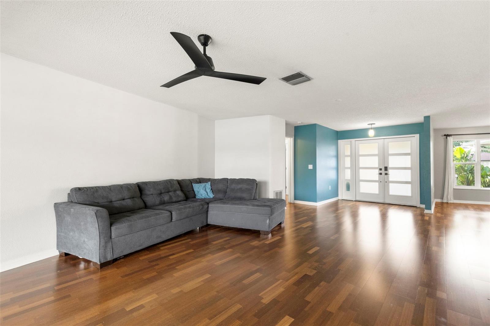 4308 MIDDLE LAKE DR, TAMPA, FL, 33624