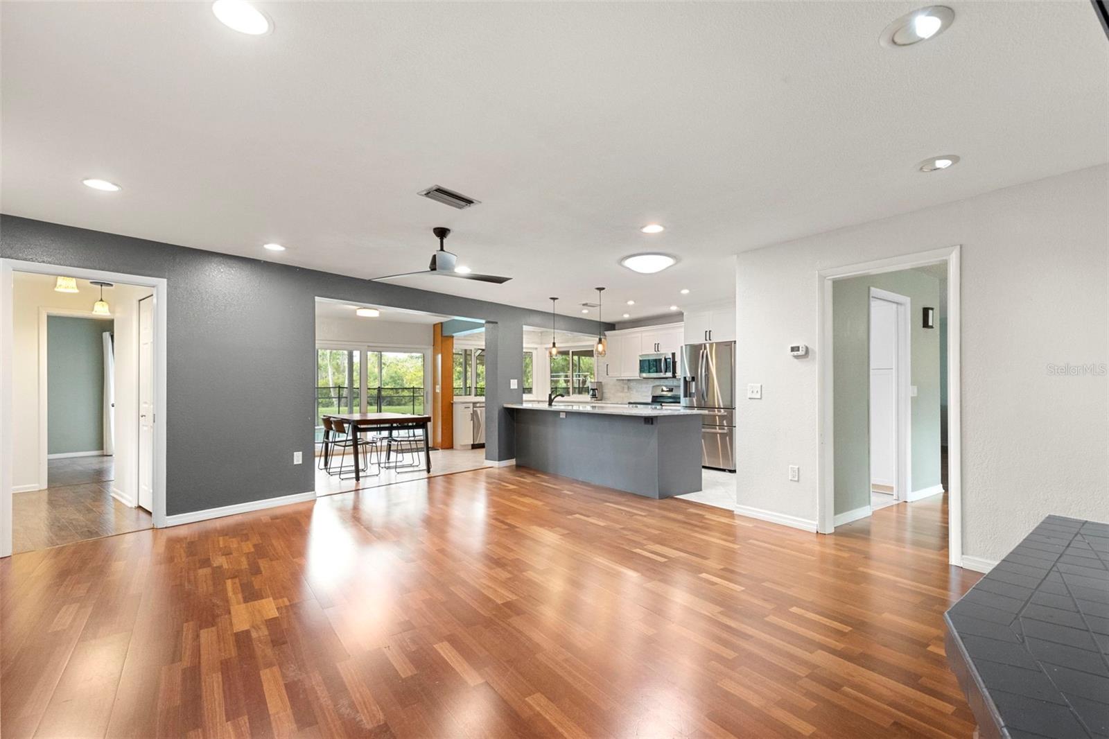 4308 MIDDLE LAKE DR, TAMPA, FL, 33624
