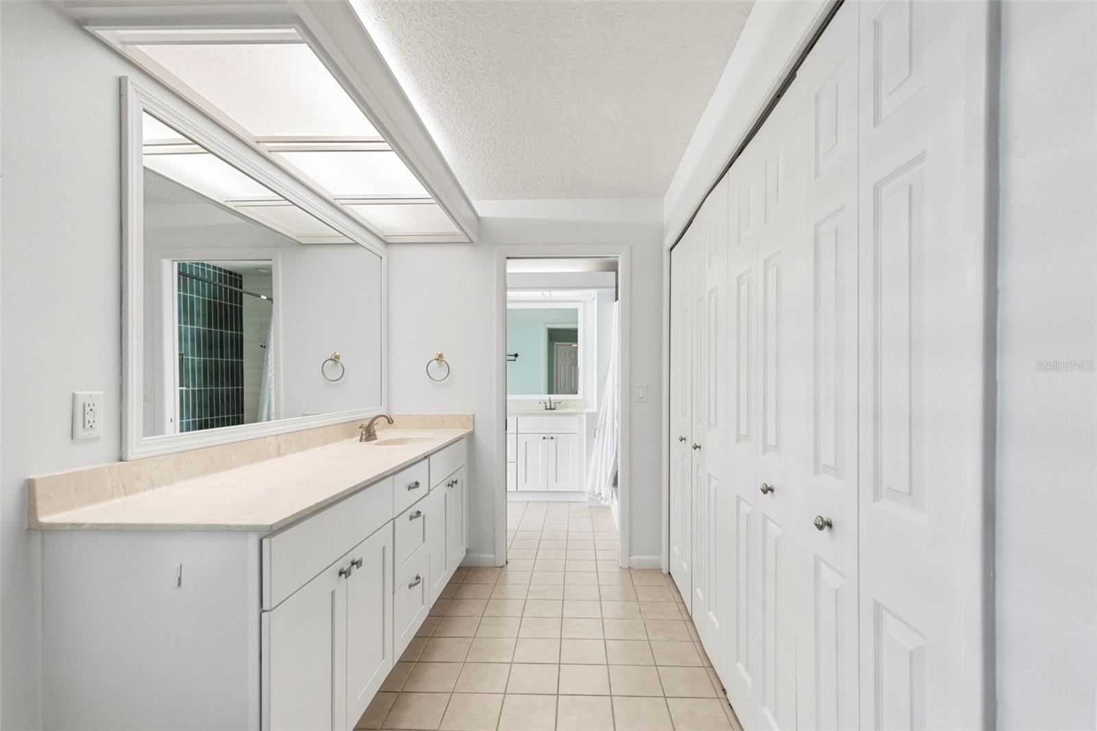 4308 MIDDLE LAKE DR, TAMPA, FL, 33624