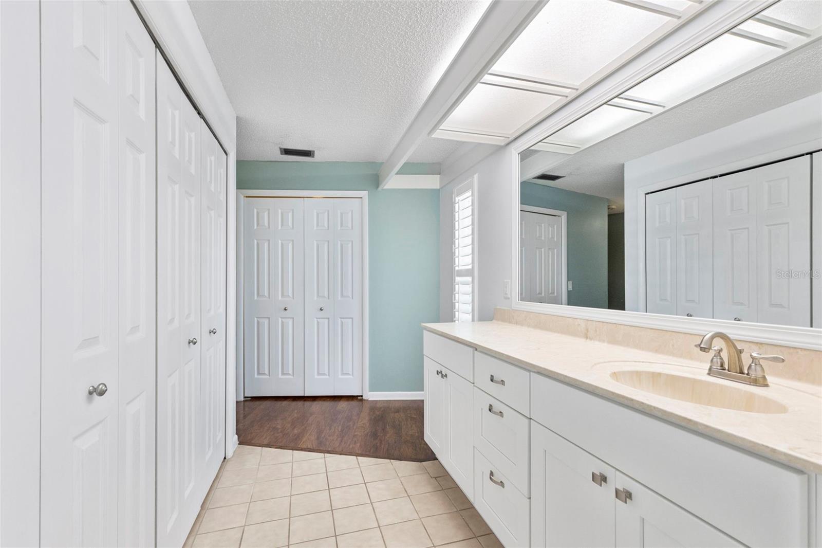 4308 MIDDLE LAKE DR, TAMPA, FL, 33624