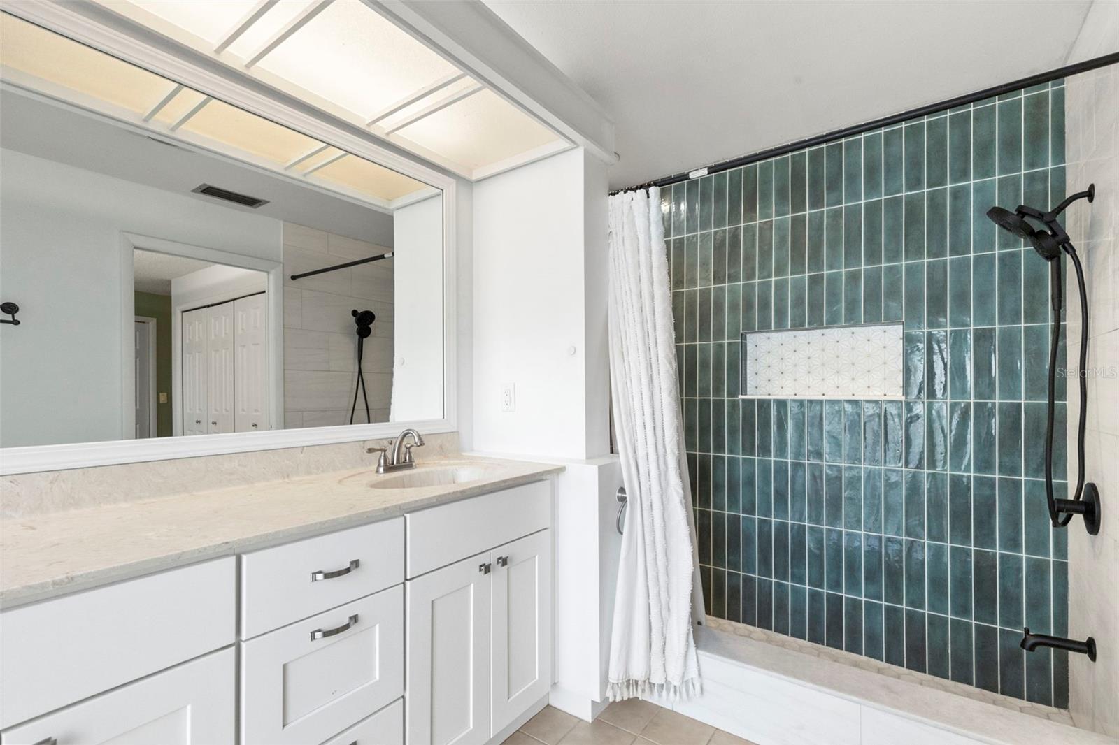 4308 MIDDLE LAKE DR, TAMPA, FL, 33624