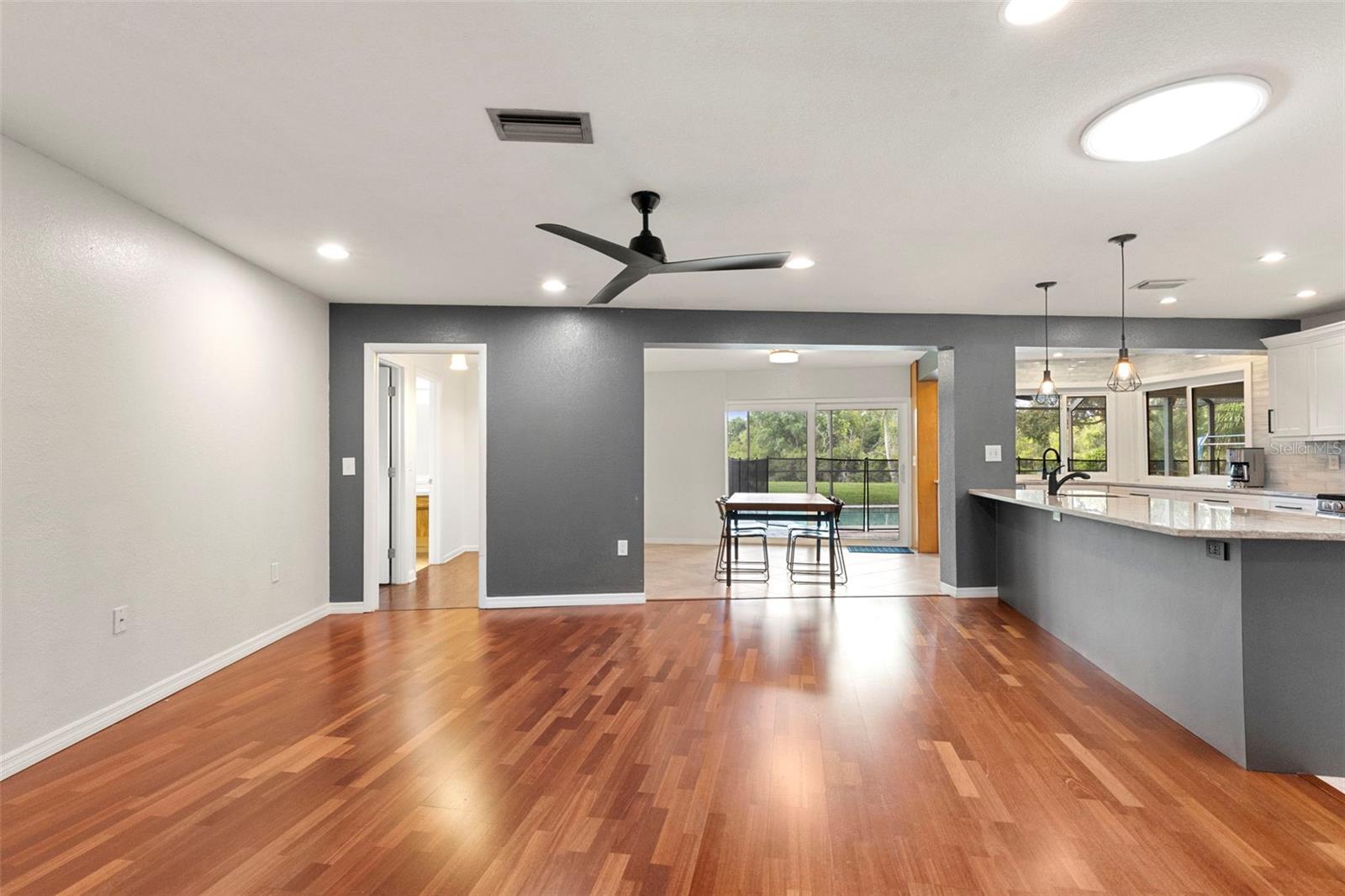 4308 MIDDLE LAKE DR, TAMPA, FL, 33624
