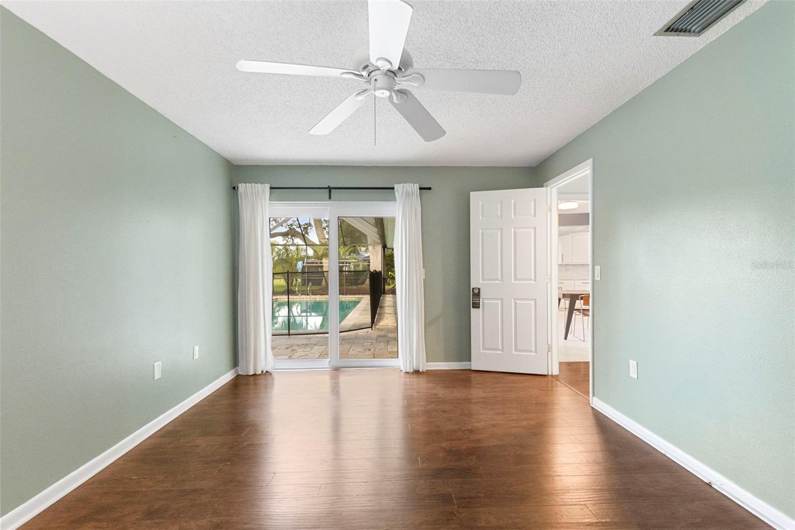 4308 MIDDLE LAKE DR, TAMPA, FL, 33624