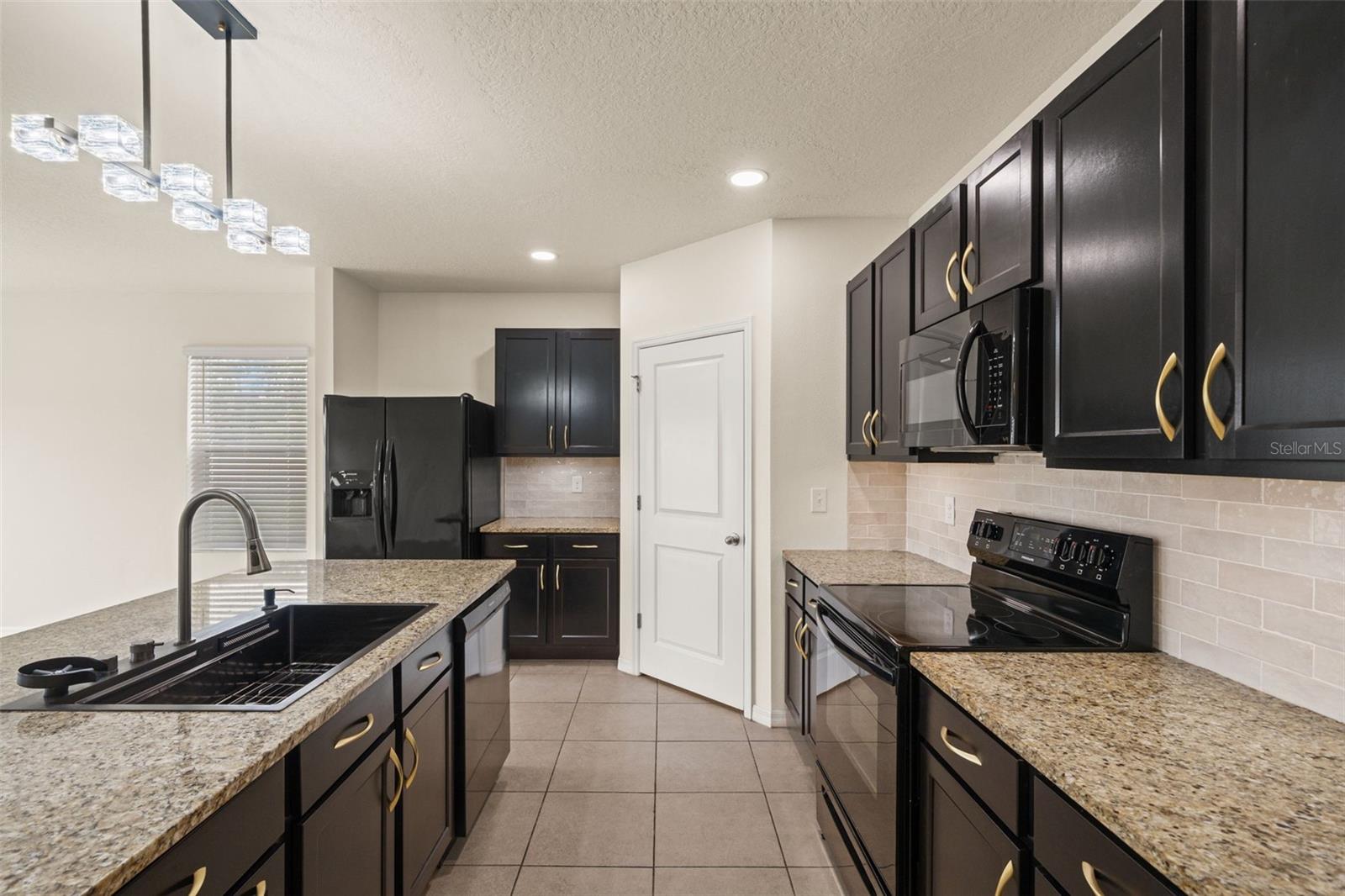 16443 LITTLE GARDEN DR, WIMAUMA, FL, 33598