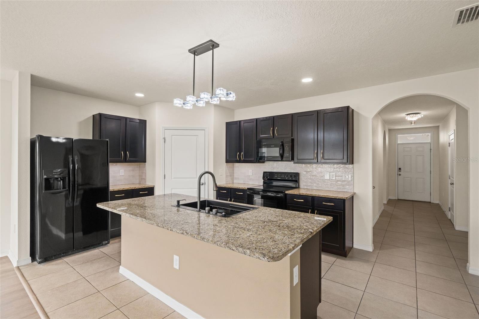 16443 LITTLE GARDEN DR, WIMAUMA, FL, 33598