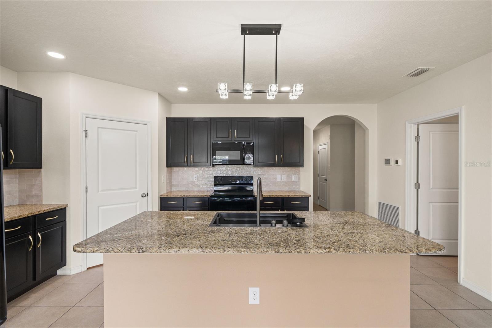 16443 LITTLE GARDEN DR, WIMAUMA, FL, 33598