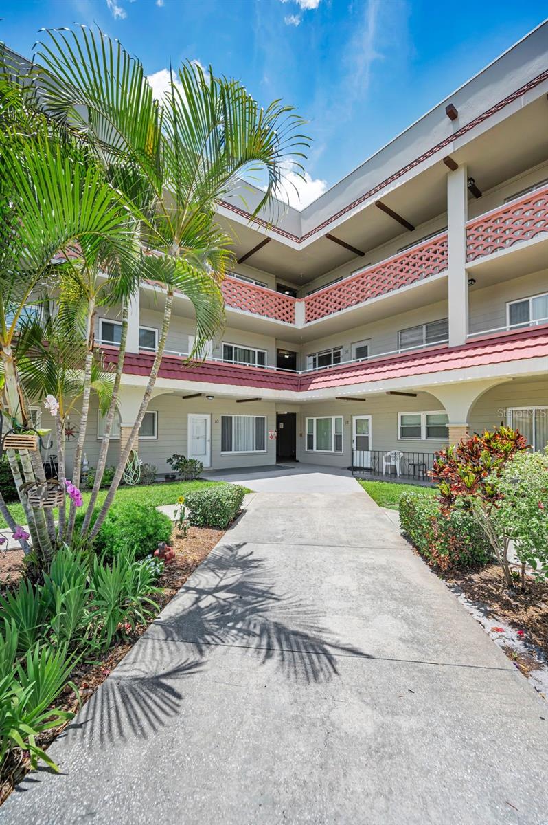 2072 AUSTRALIA WAY W #32, CLEARWATER, FL, 33763