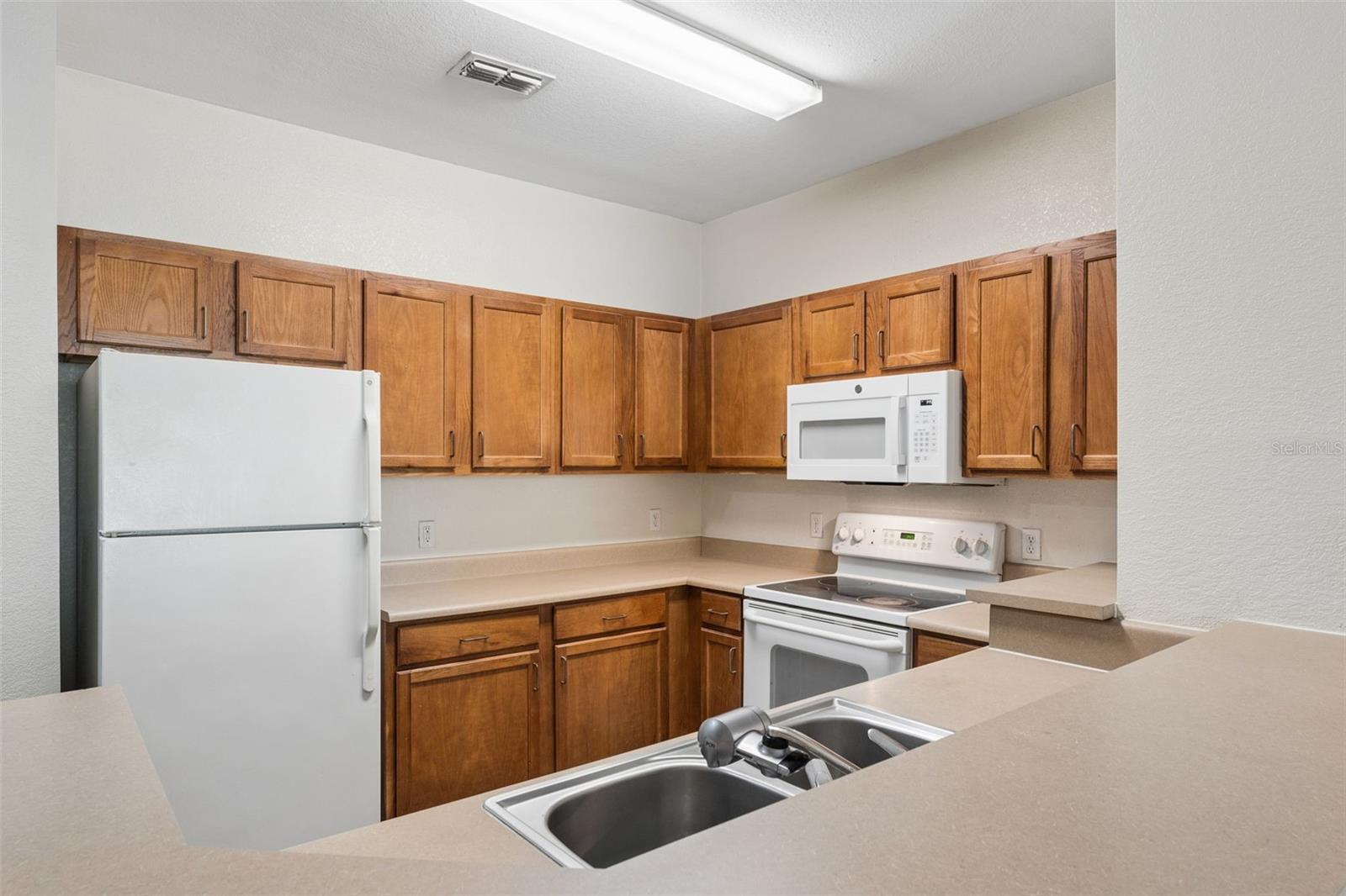 8136 CLAIRE ANN DR #207, ORLANDO, FL, 32825