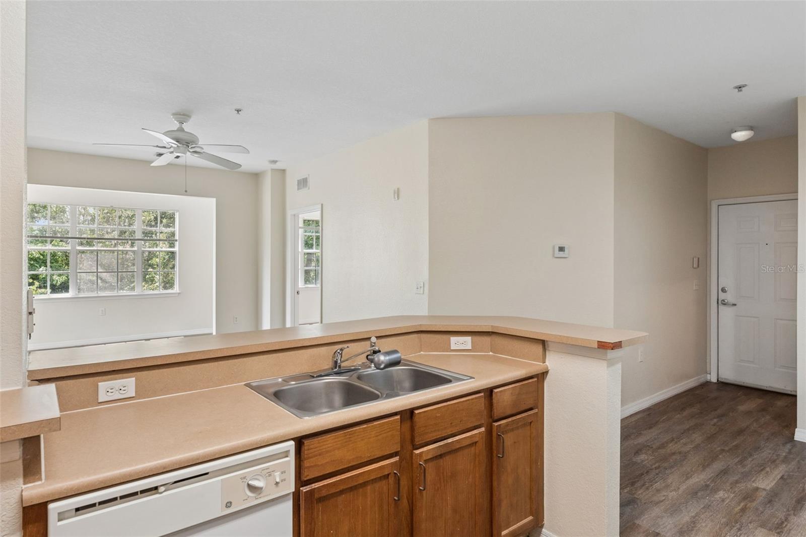 8136 CLAIRE ANN DR #207, ORLANDO, FL, 32825