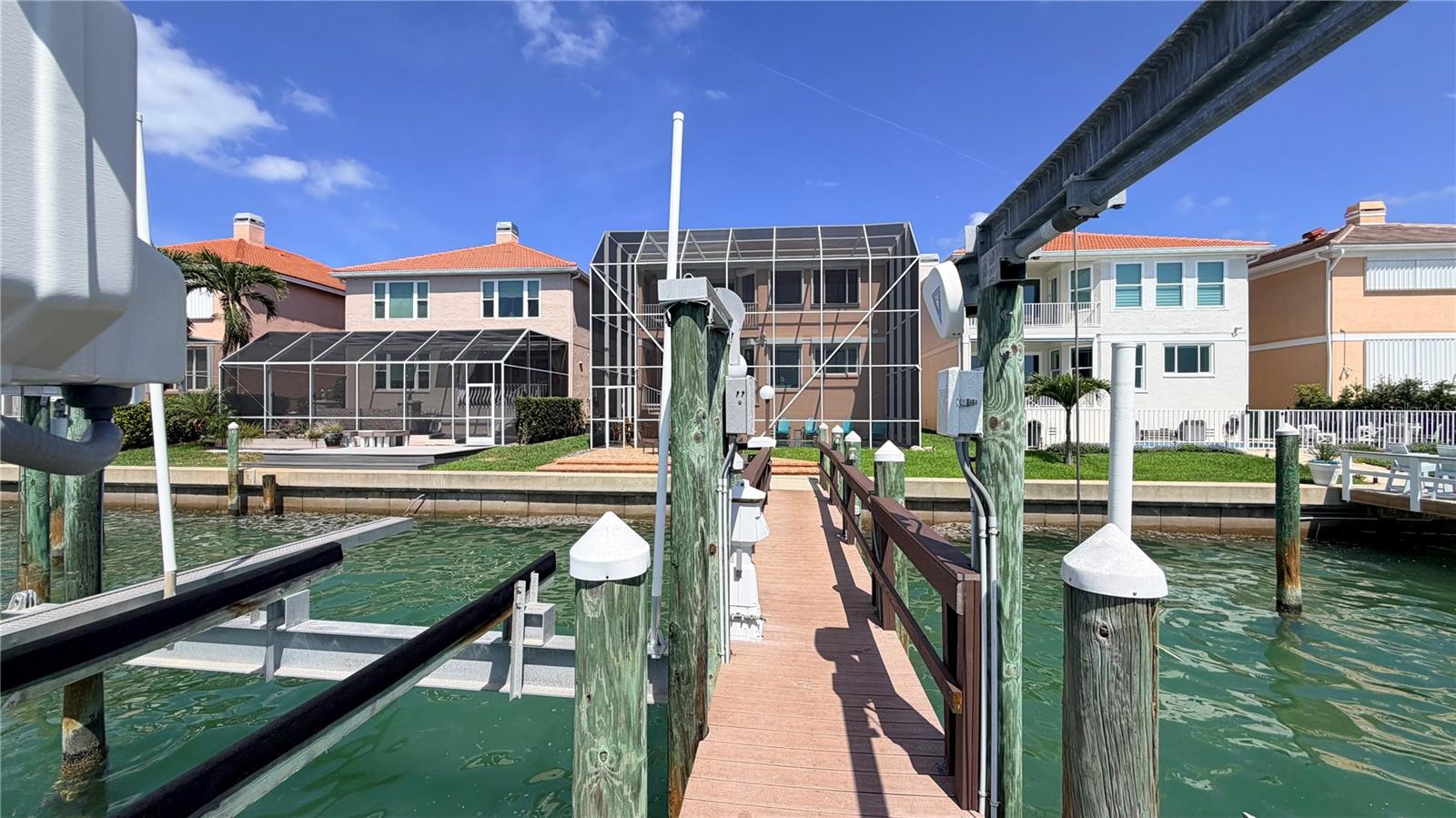 218 SAND KEY ESTATES DR, CLEARWATER BEACH, FL, 33767