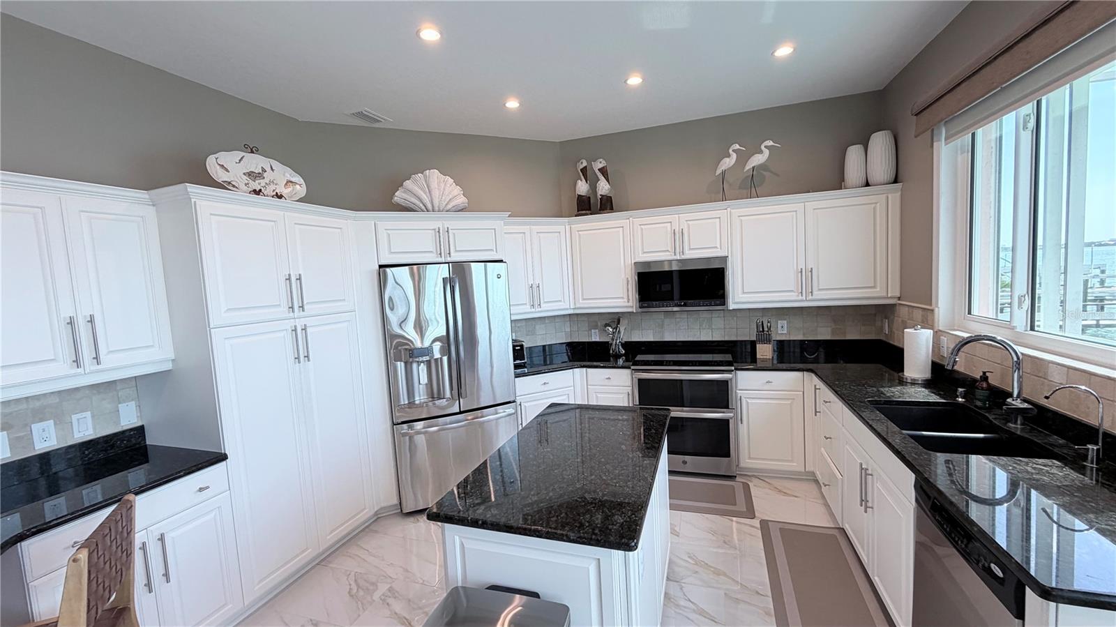 218 SAND KEY ESTATES DR, CLEARWATER BEACH, FL, 33767