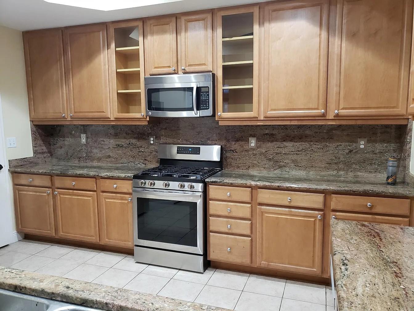 2889 BAYSHORE TRAILS DR, TAMPA, FL, 33611
