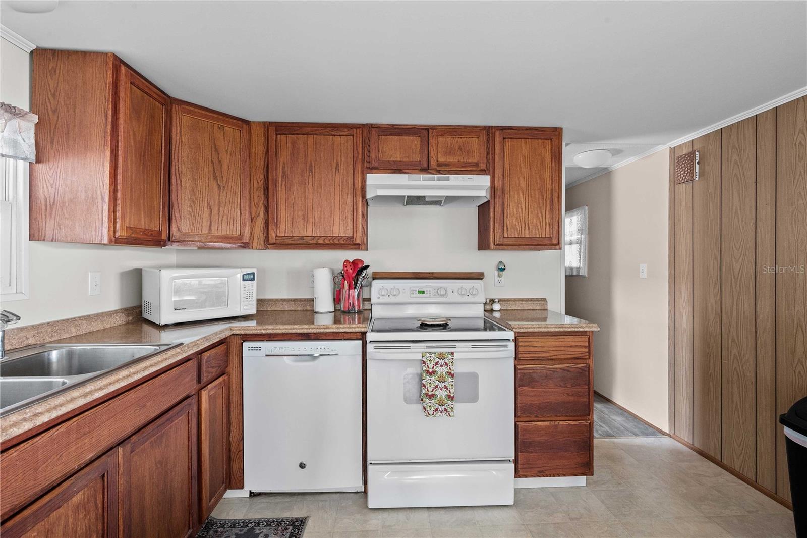 37250 BEVERLY AVE, ZEPHYRHILLS, FL, 33542