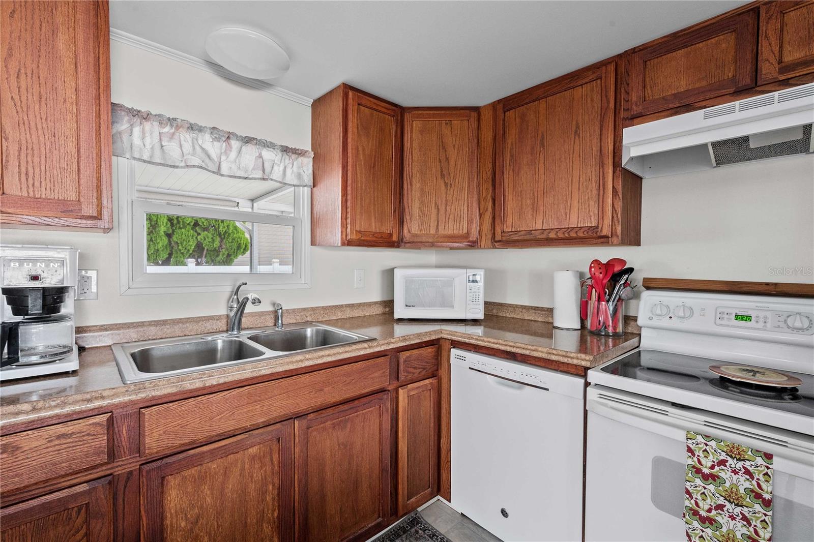 37250 BEVERLY AVE, ZEPHYRHILLS, FL, 33542