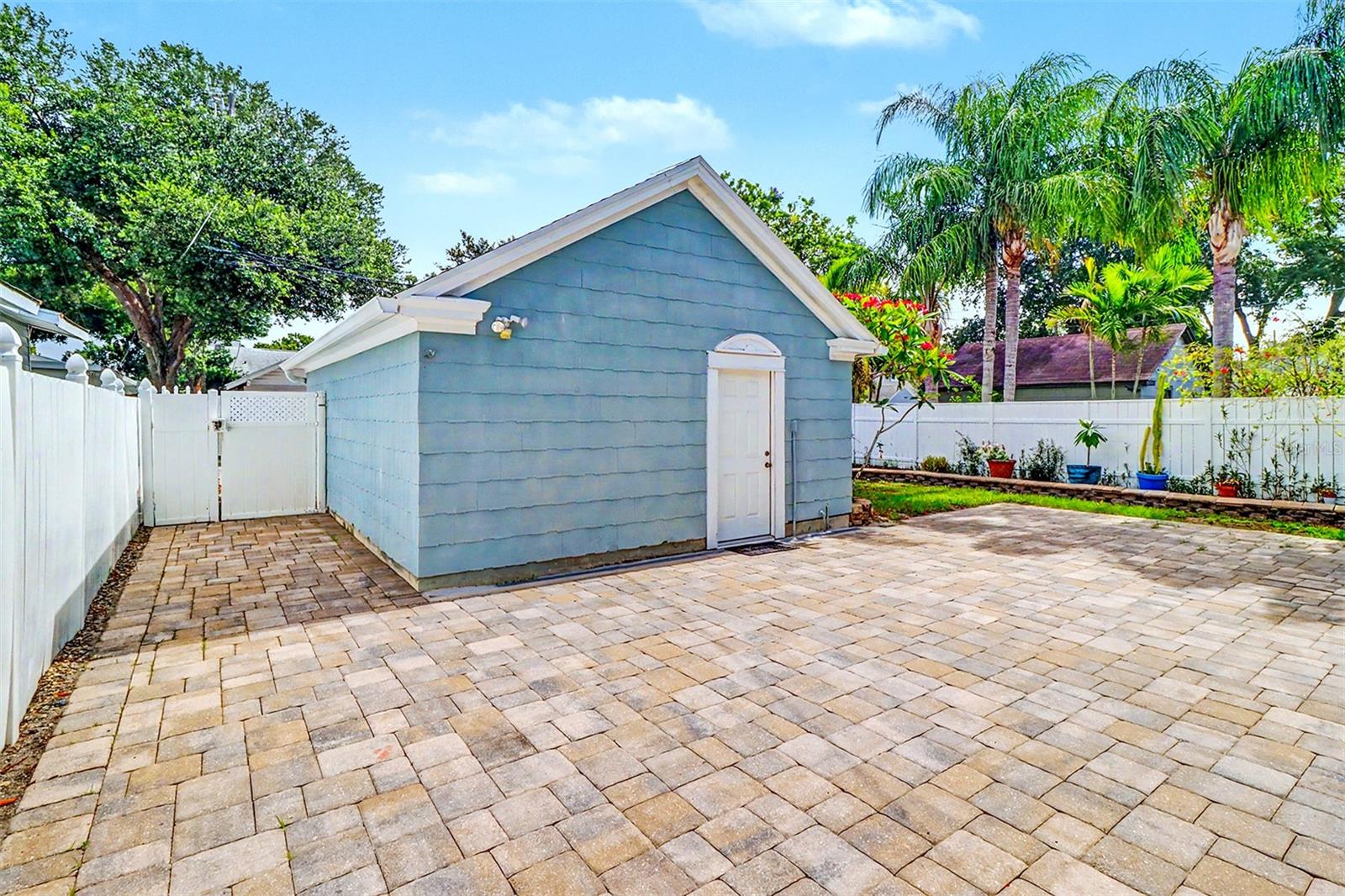 1127 22ND AVE N, ST PETERSBURG, FL, 33704