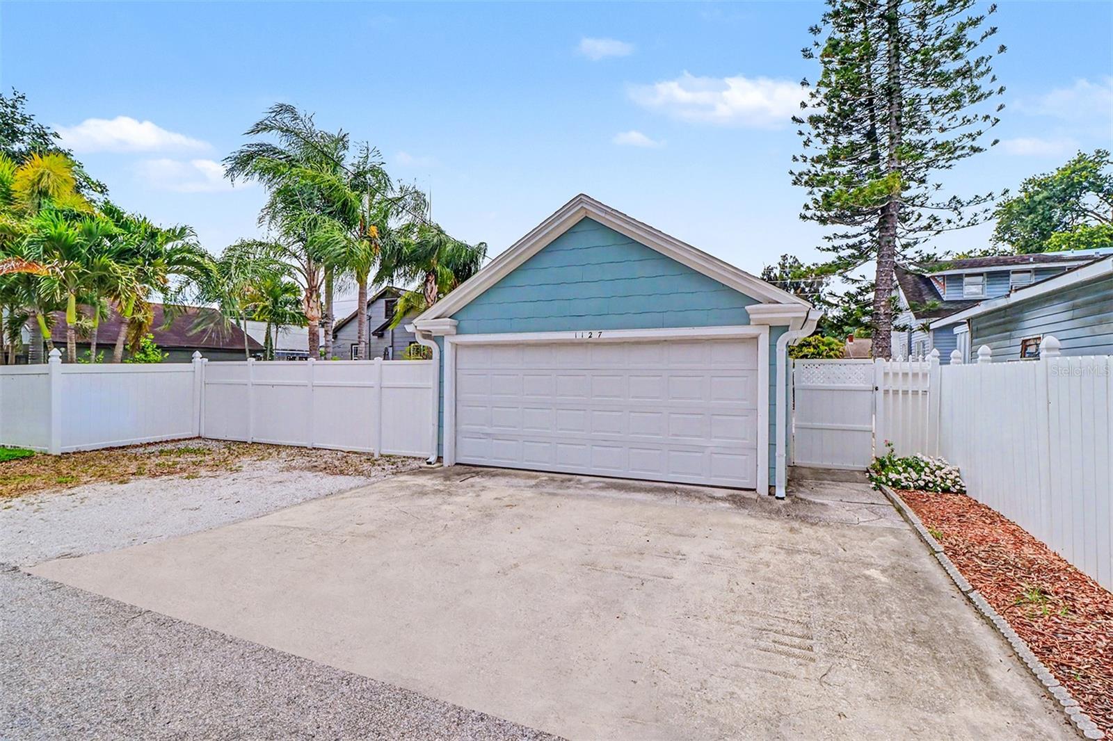 1127 22ND AVE N, ST PETERSBURG, FL, 33704