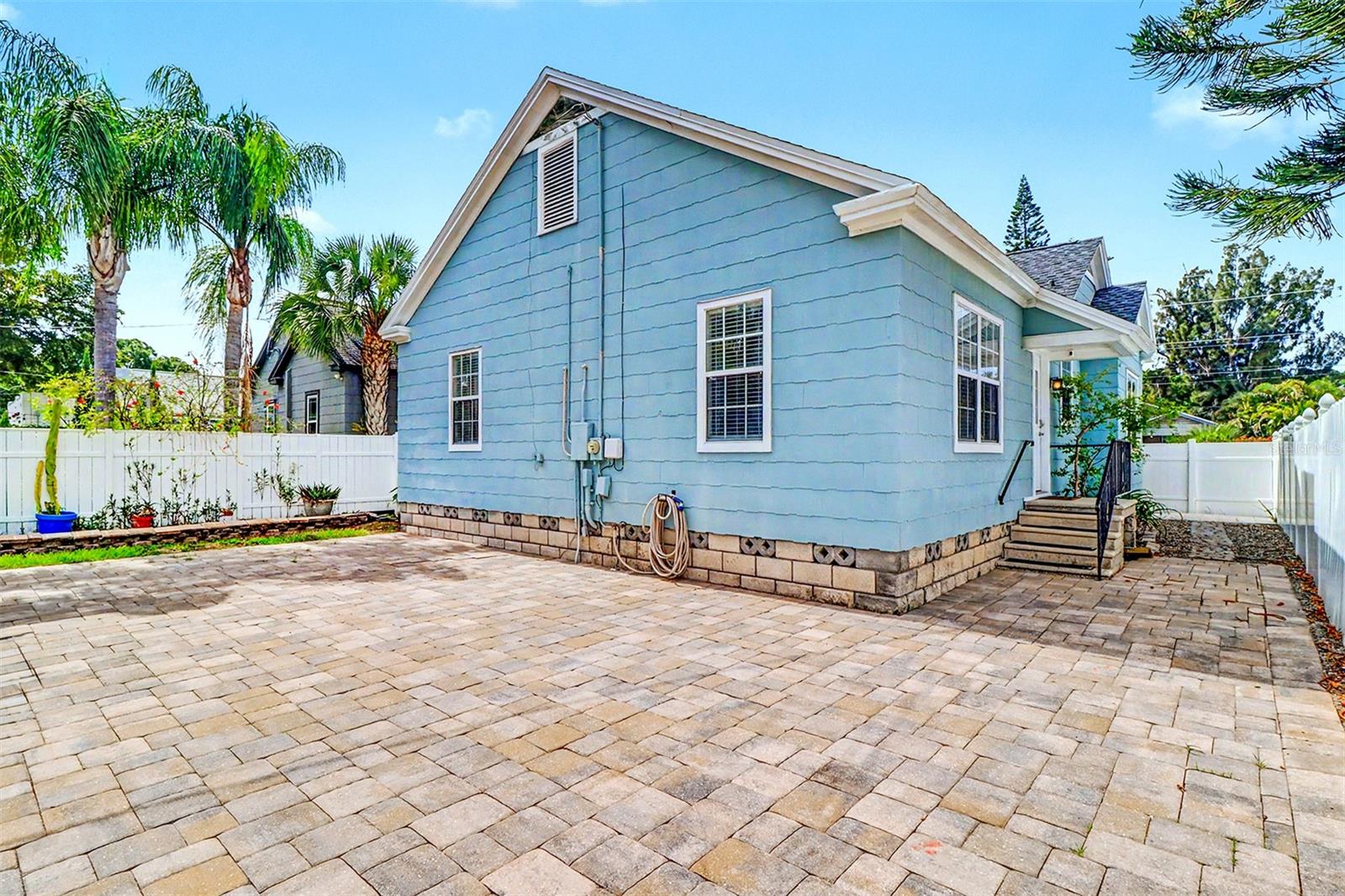 1127 22ND AVE N, ST PETERSBURG, FL, 33704