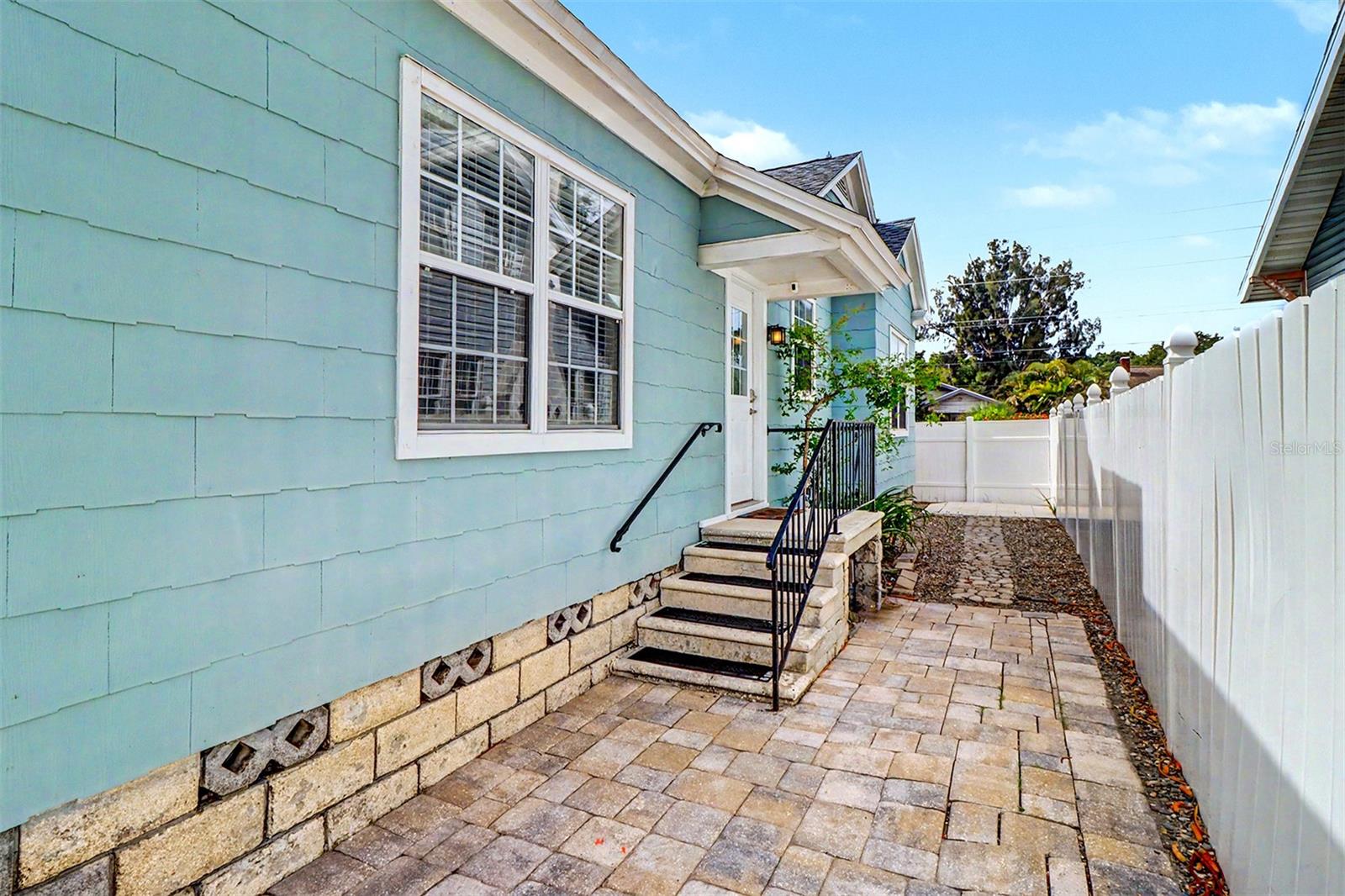 1127 22ND AVE N, ST PETERSBURG, FL, 33704
