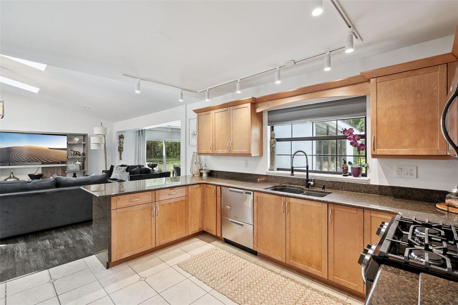 298 LAKE MARKHAM RD, SANFORD, FL, 32771