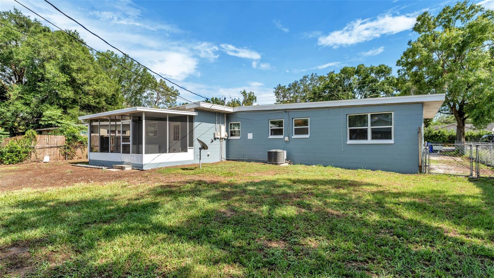 2270 S CRYSTAL LAKE DR, LAKELAND, FL, 33801